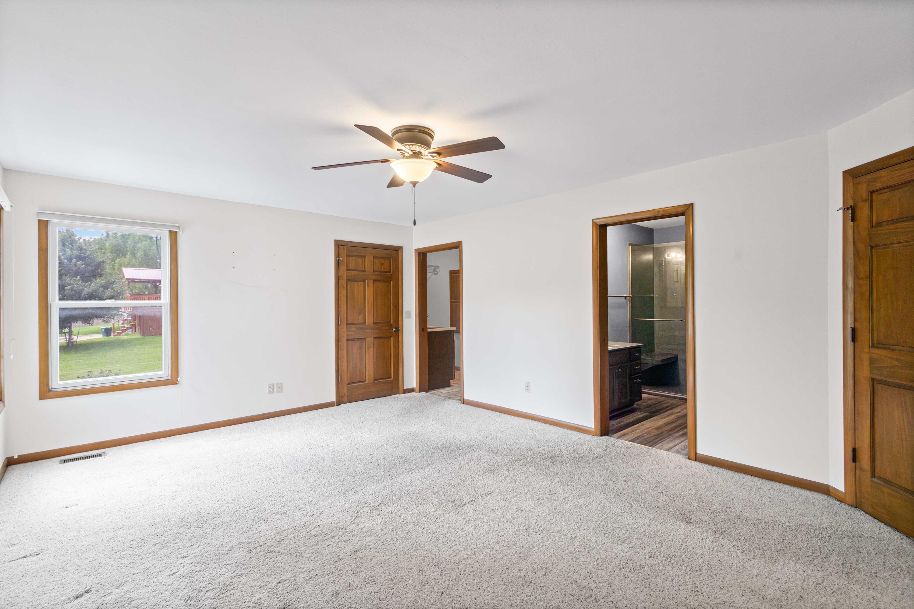 1200 E Logan St Property Photo 24