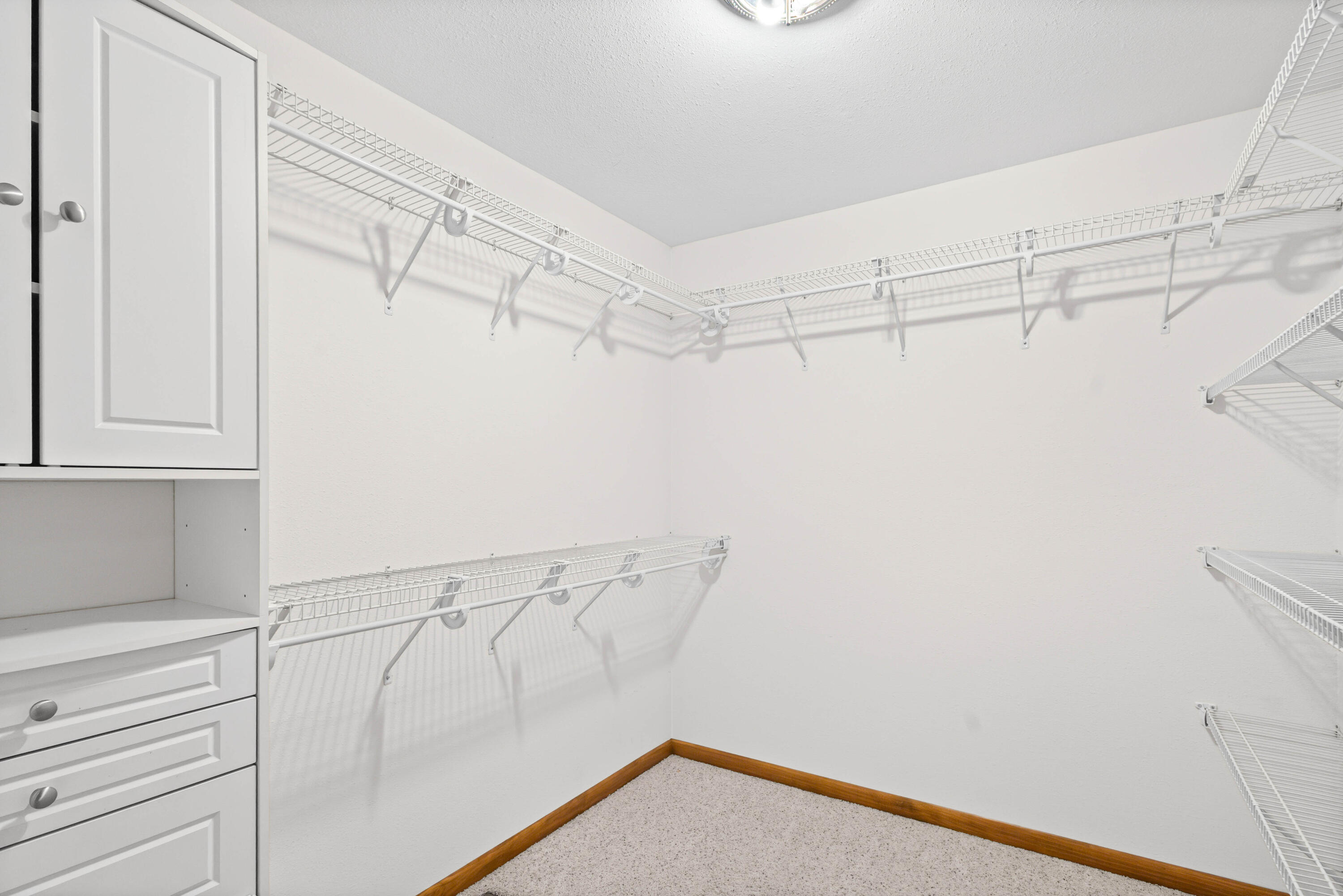 1200 E Logan St Property Photo 26