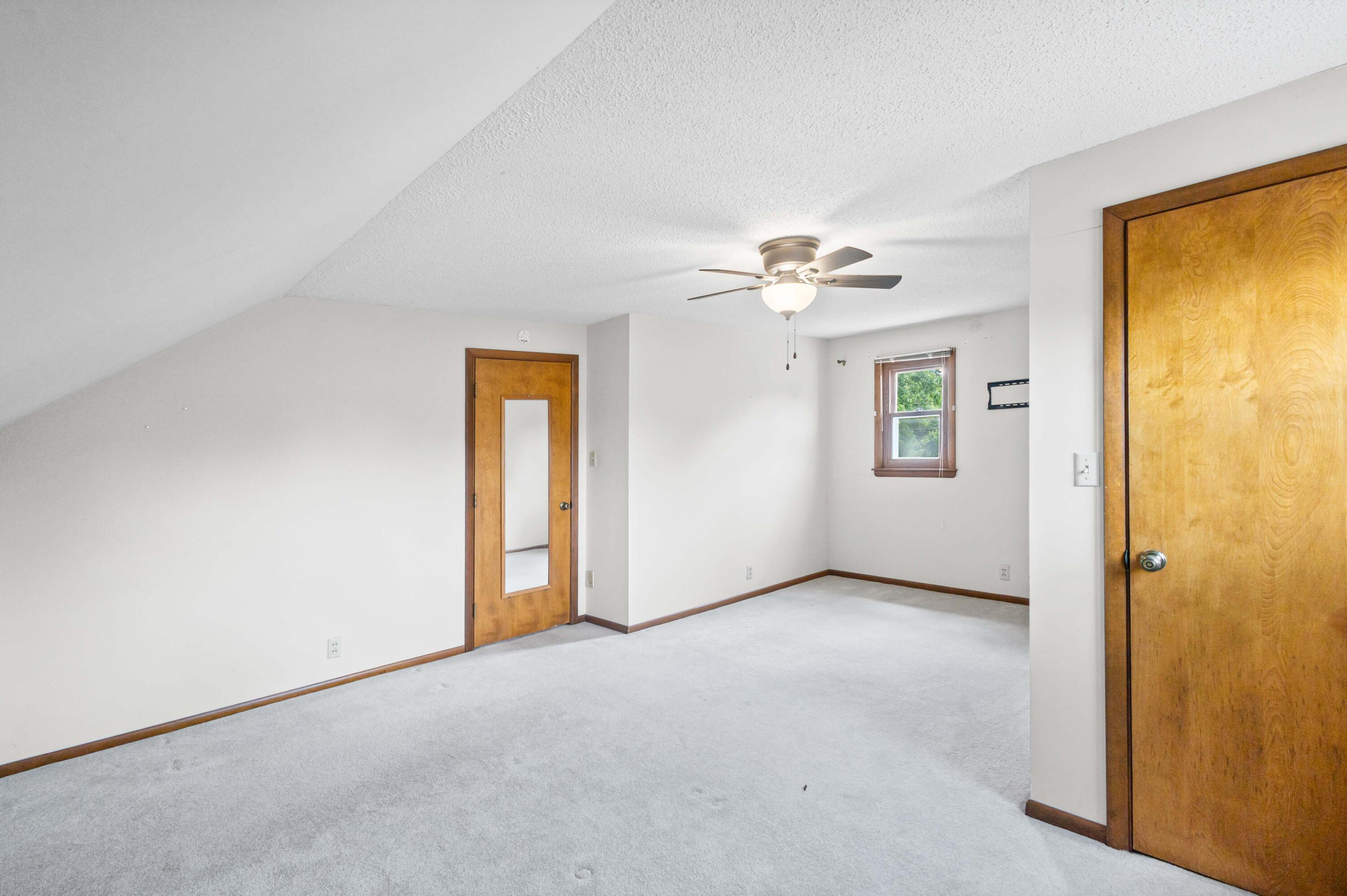 1200 E Logan St Property Photo 36