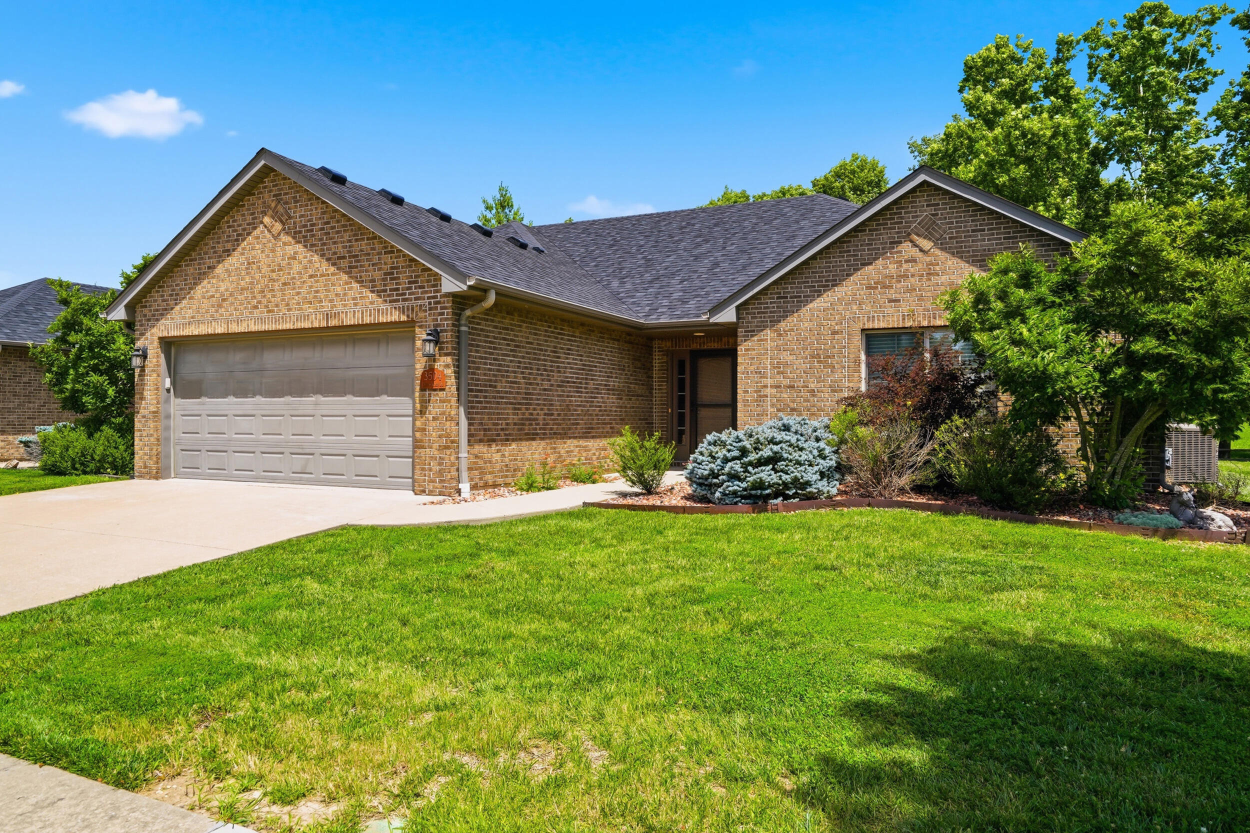 3504 Canyon Ridge Dr Property Photo 2