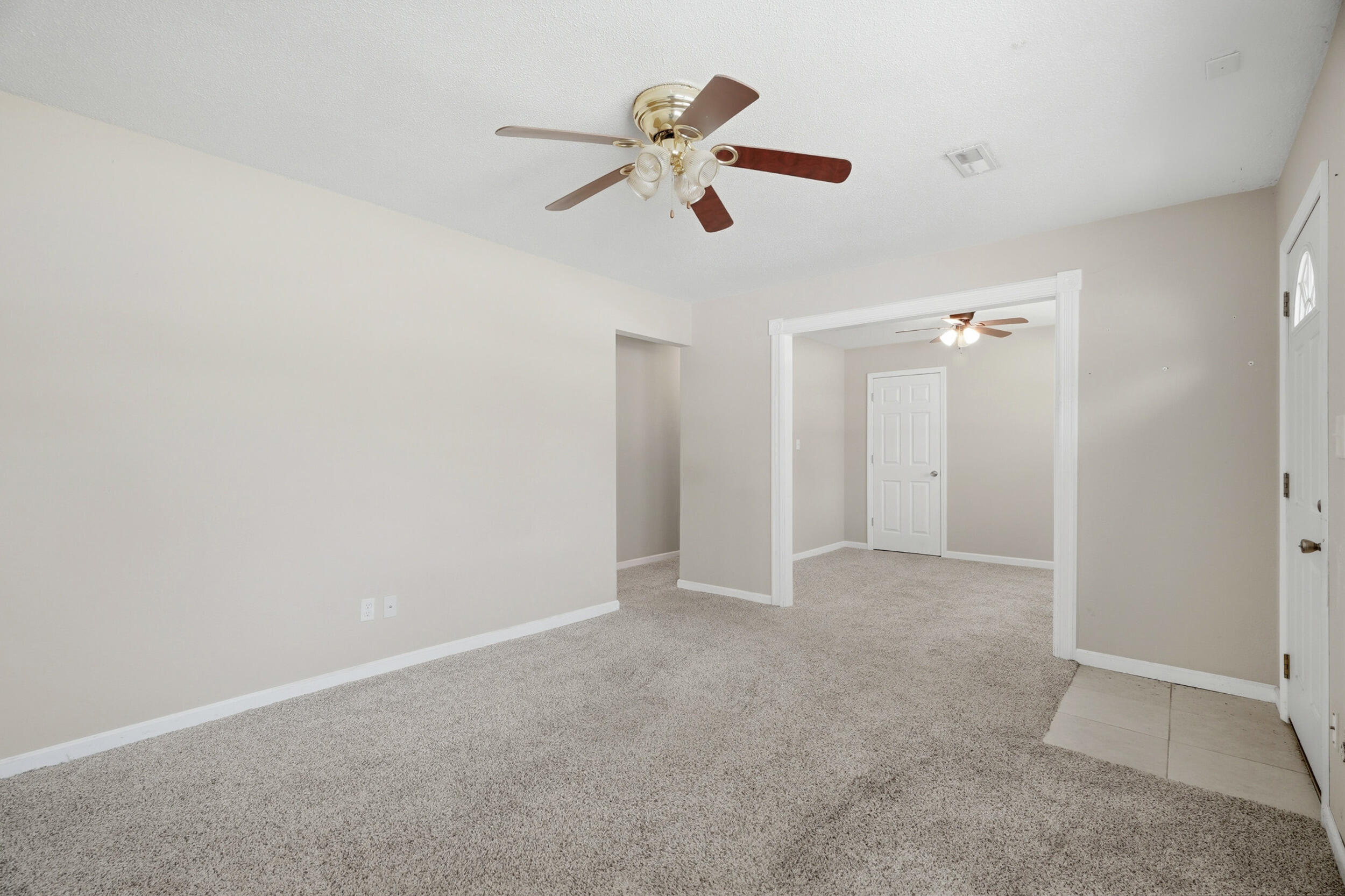 6204 E Sharon Ln Property Photo 7