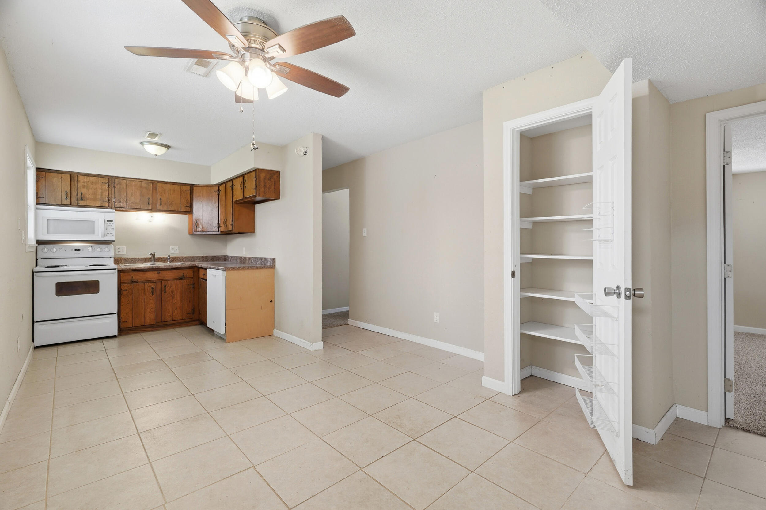 6204 E Sharon Ln Property Photo 10