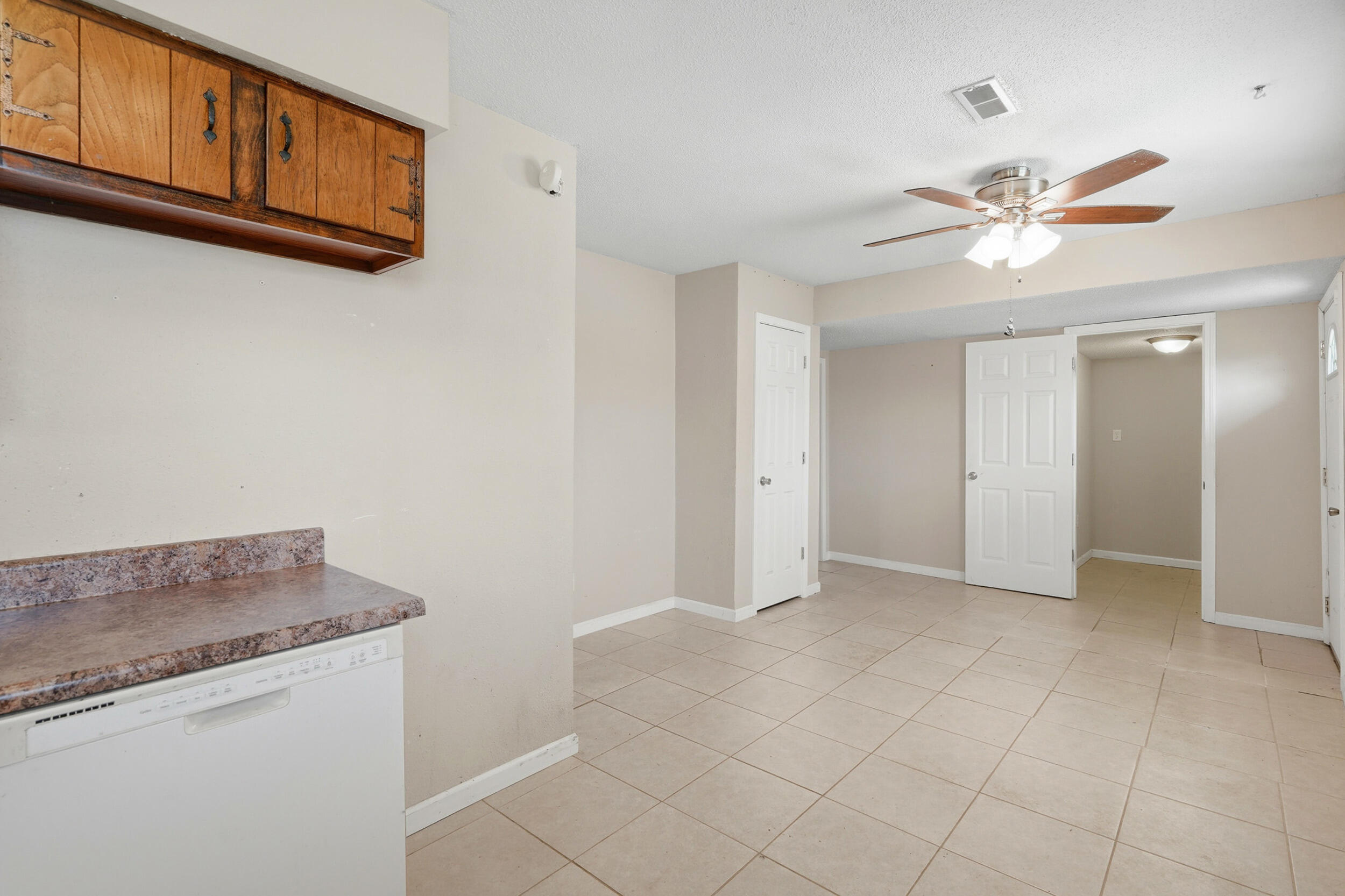 6204 E Sharon Ln Property Photo 13