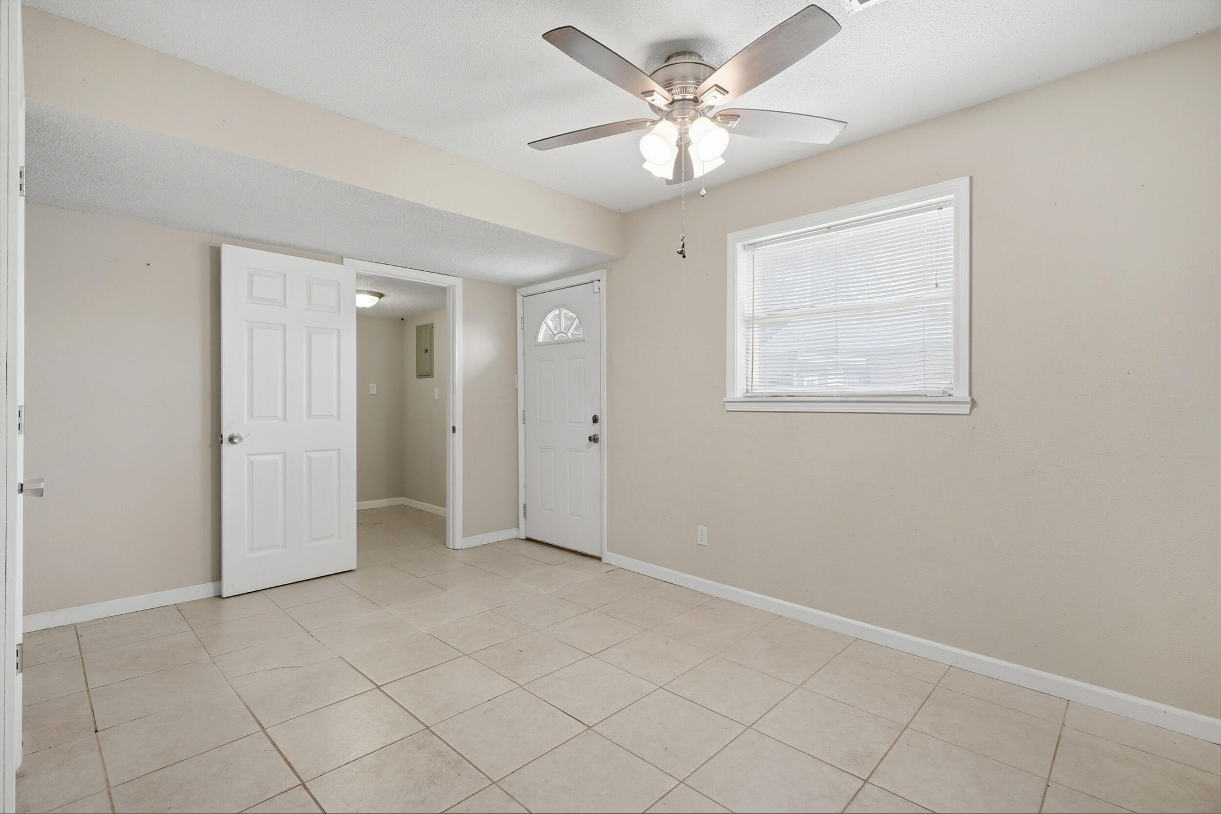 6204 E Sharon Ln Property Photo 14