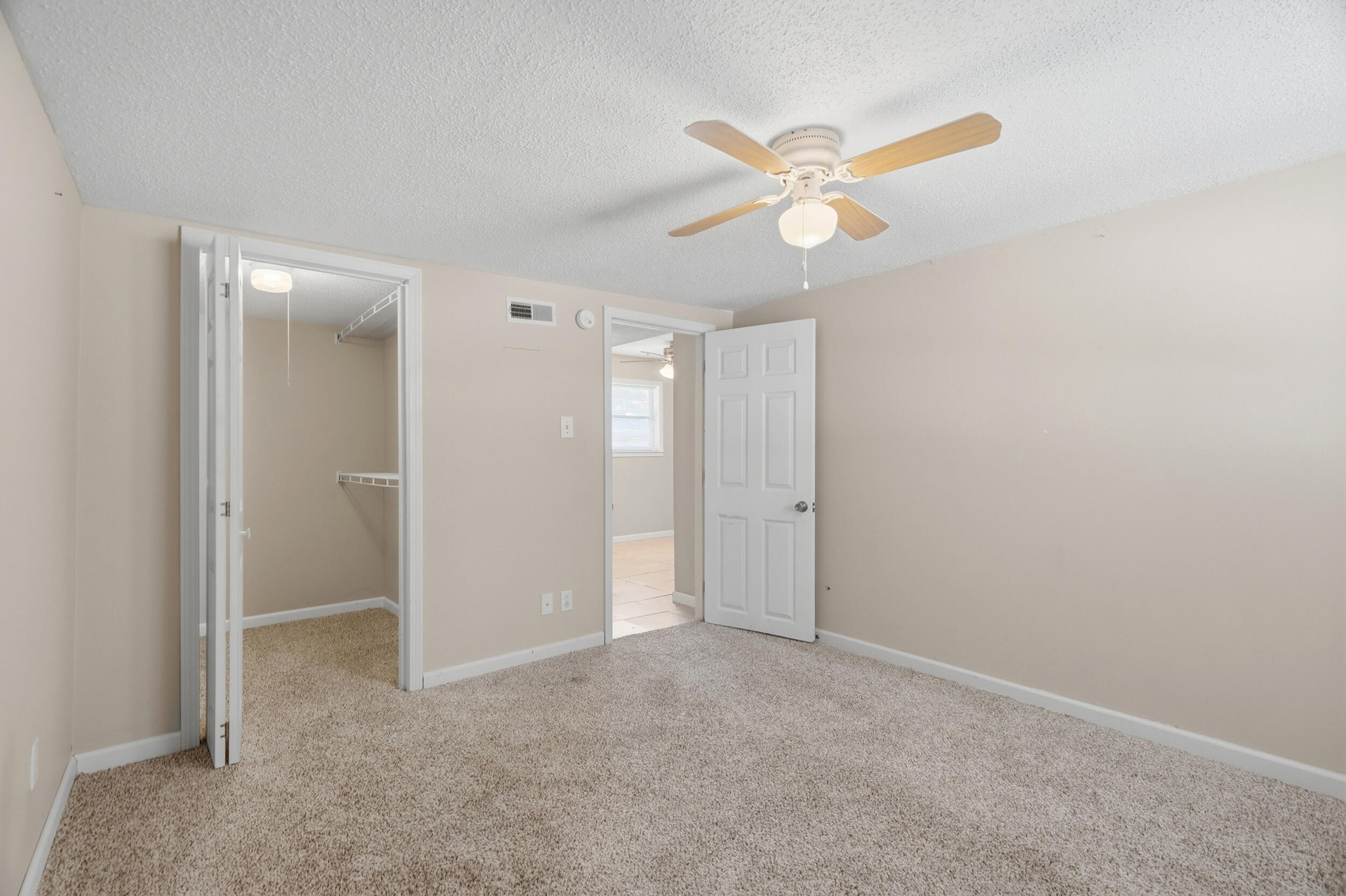 6204 E Sharon Ln Property Photo 17