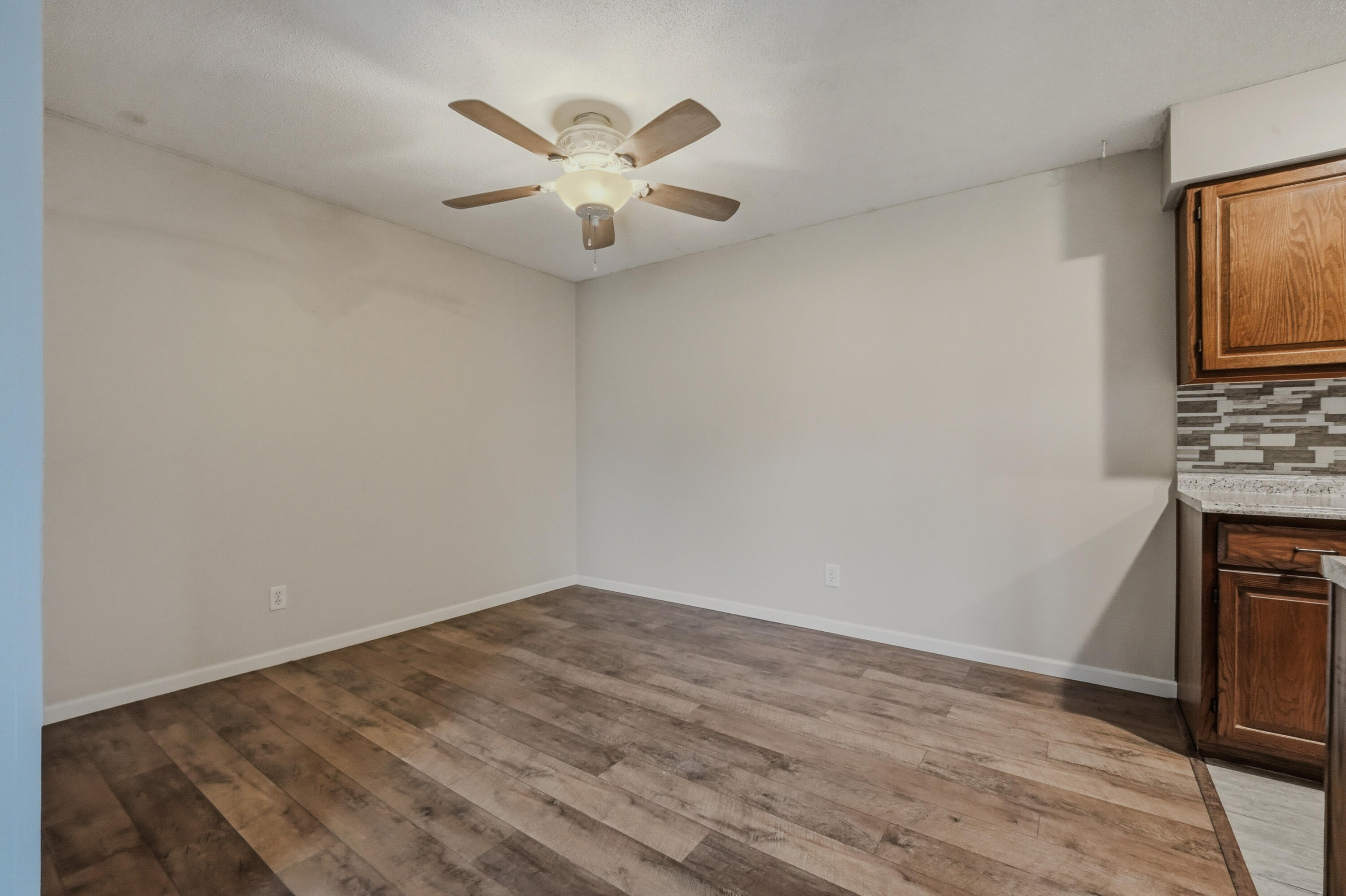 1879 N Waterfront Dr H Property Photo 6