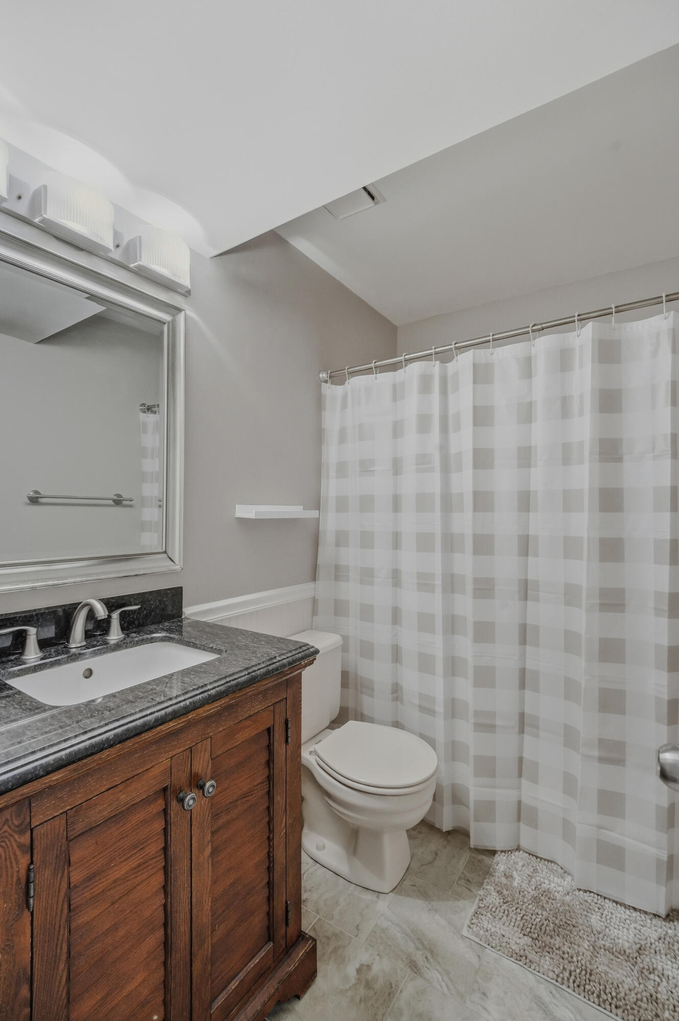 1879 N Waterfront Dr H Property Photo 10