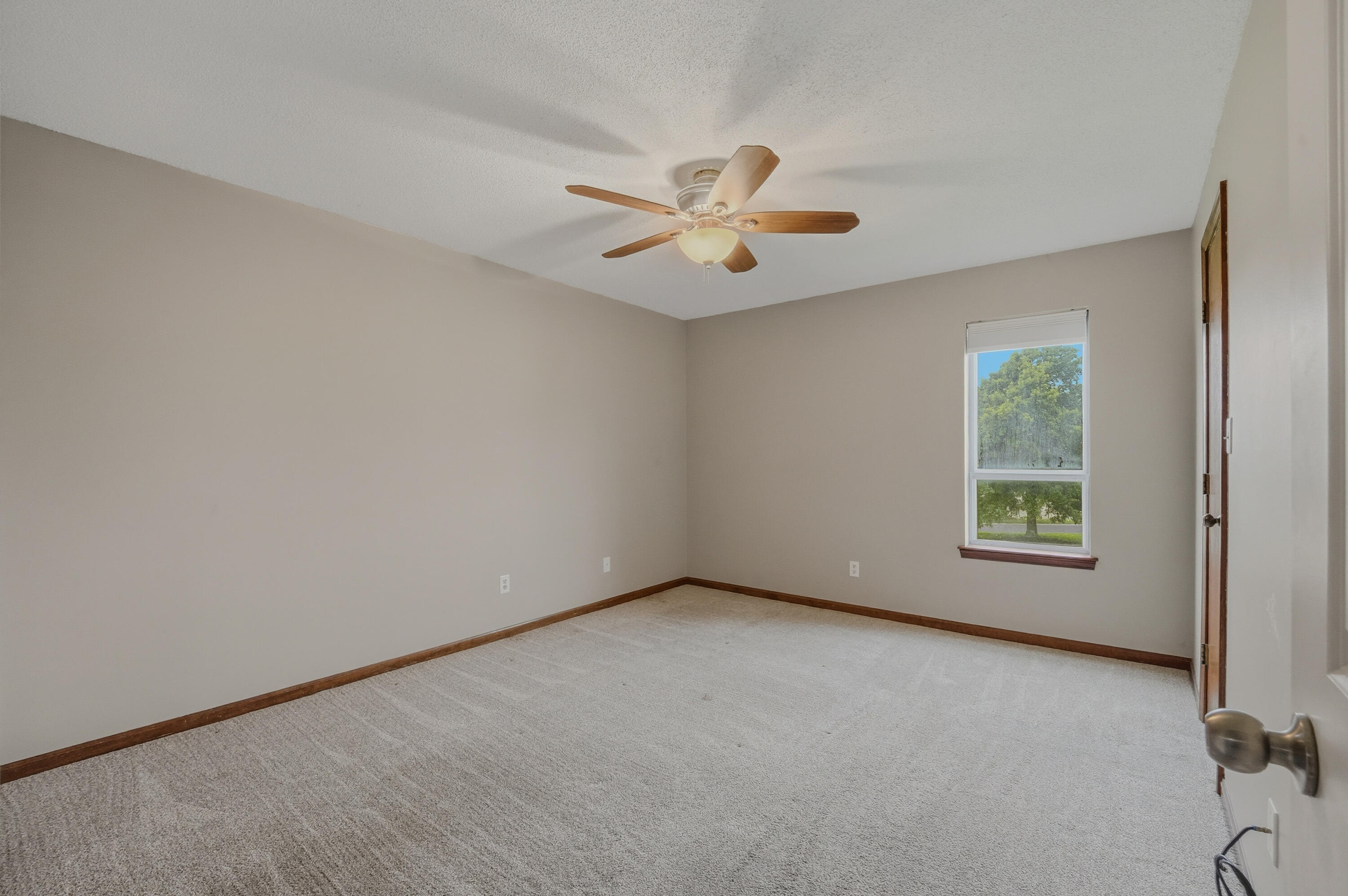 1879 N Waterfront Dr H Property Photo 12