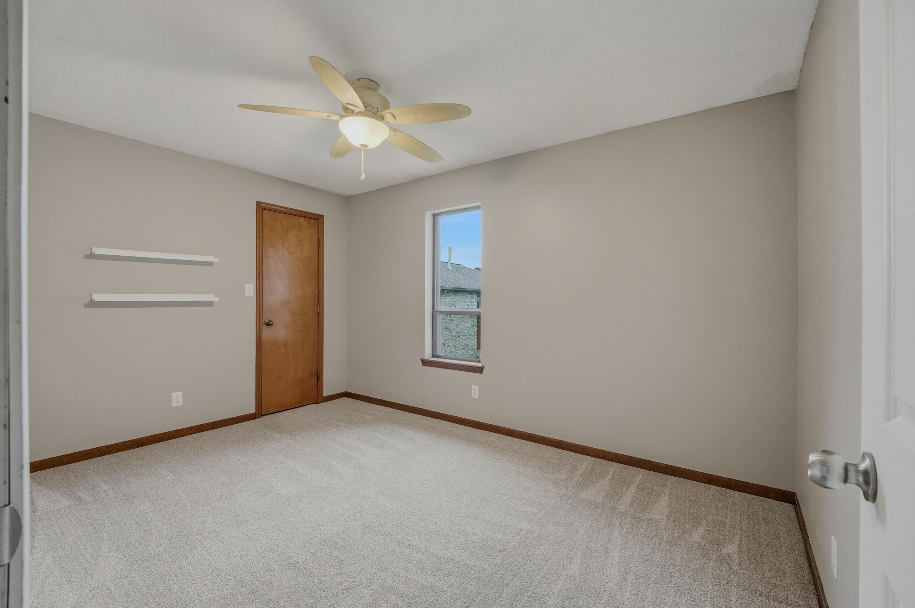 1879 N Waterfront Dr H Property Photo 16