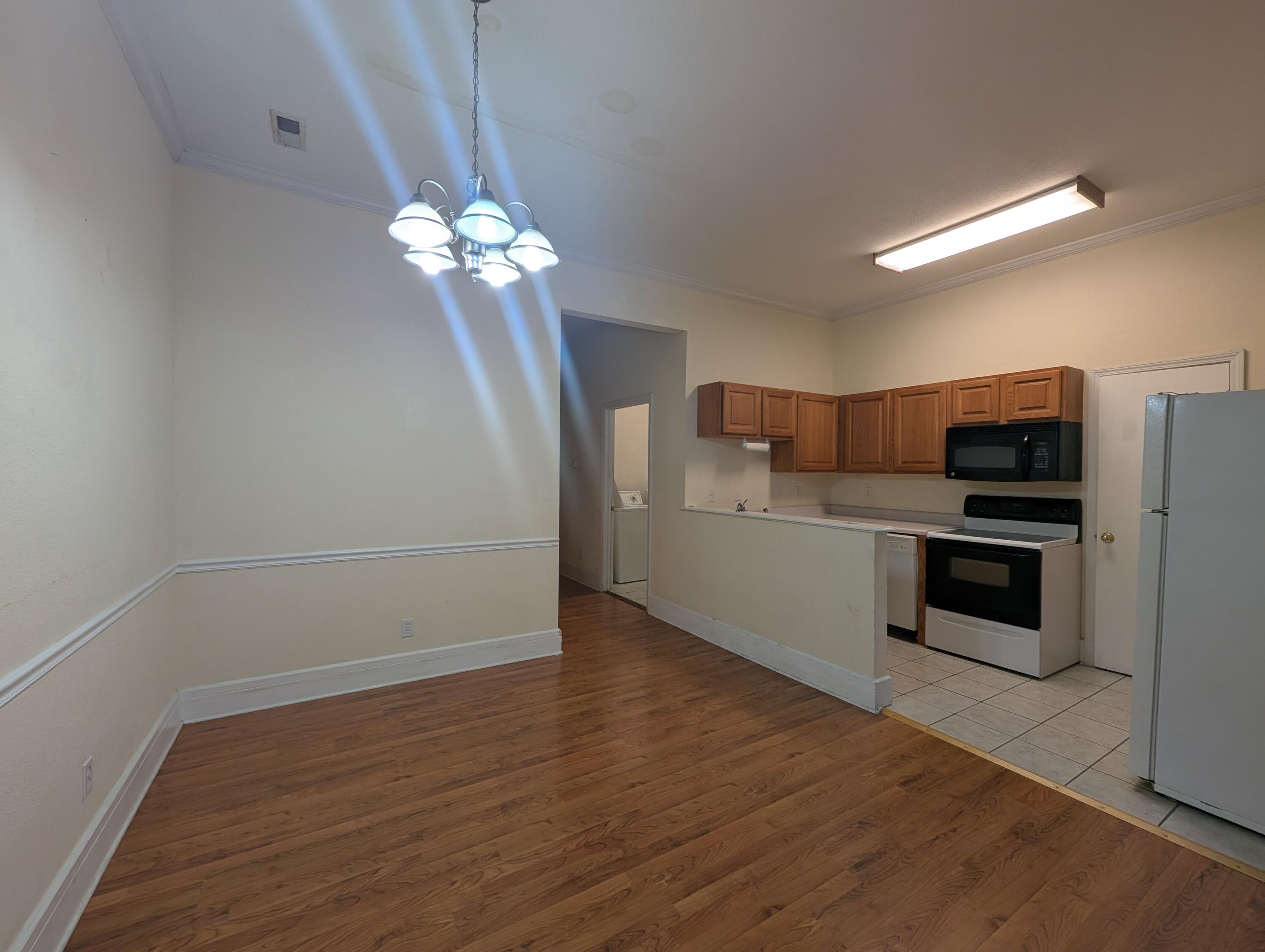 118-120 E Morrison St Property Photo 18