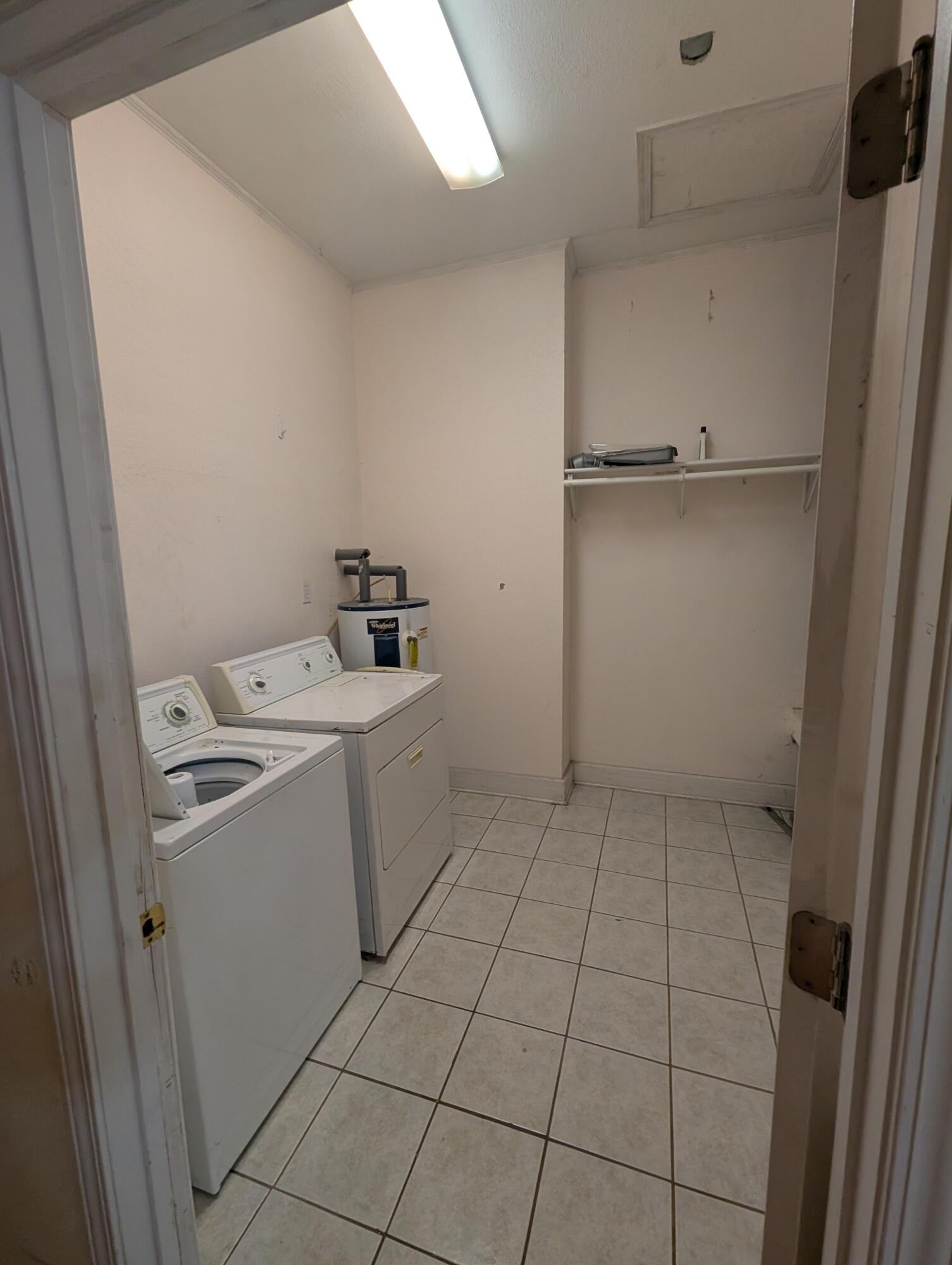 118-120 E Morrison St Property Photo 25