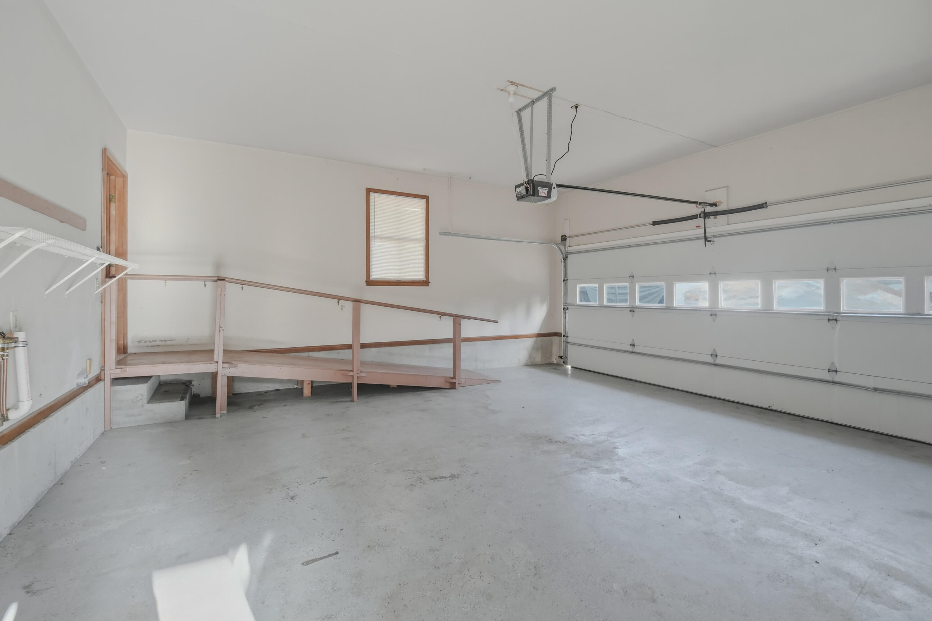 1013 W Burkhart St Property Photo 5