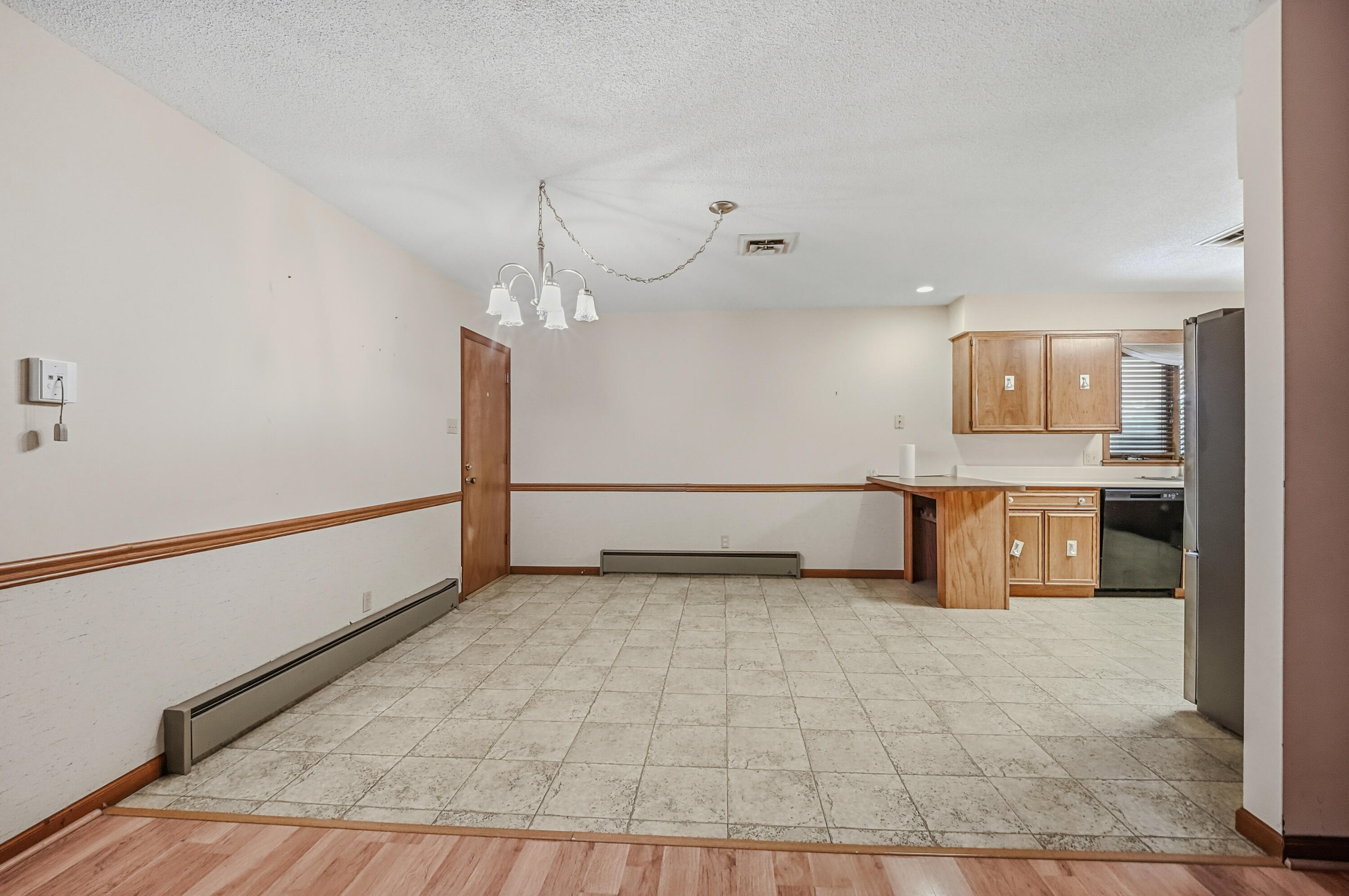 1013 W Burkhart St Property Photo 11