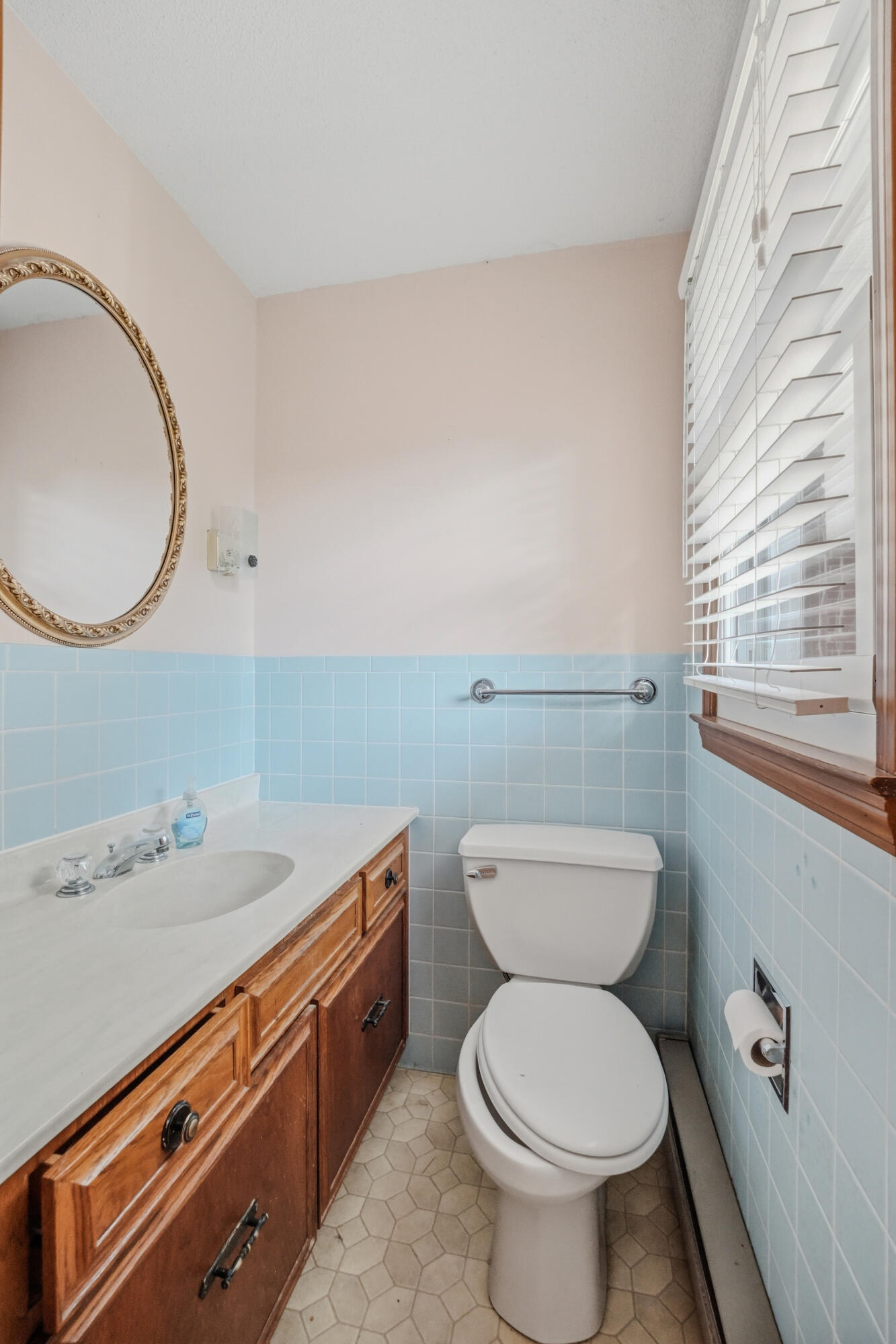 1013 W Burkhart St Property Photo 16