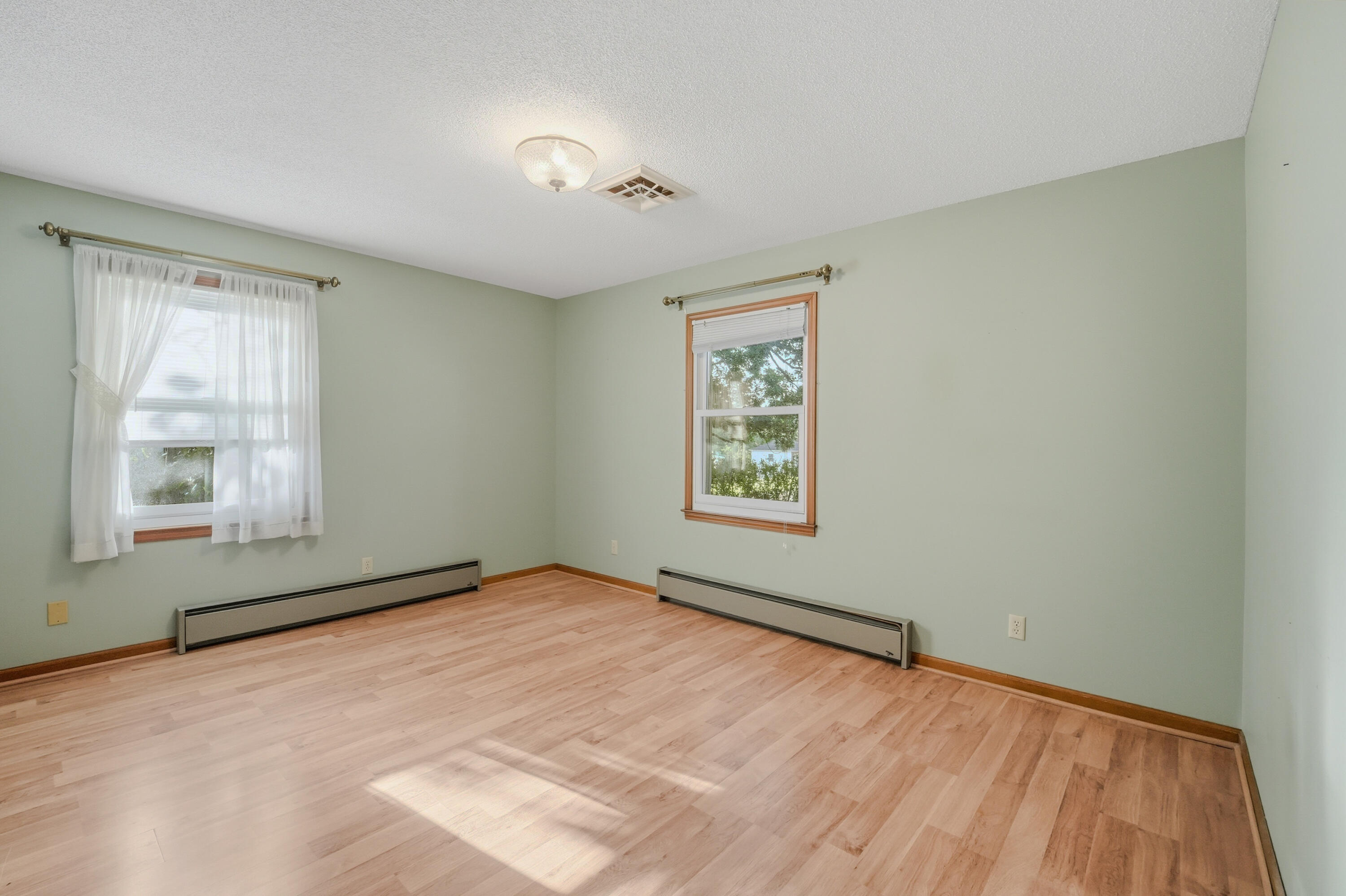 1013 W Burkhart St Property Photo 19