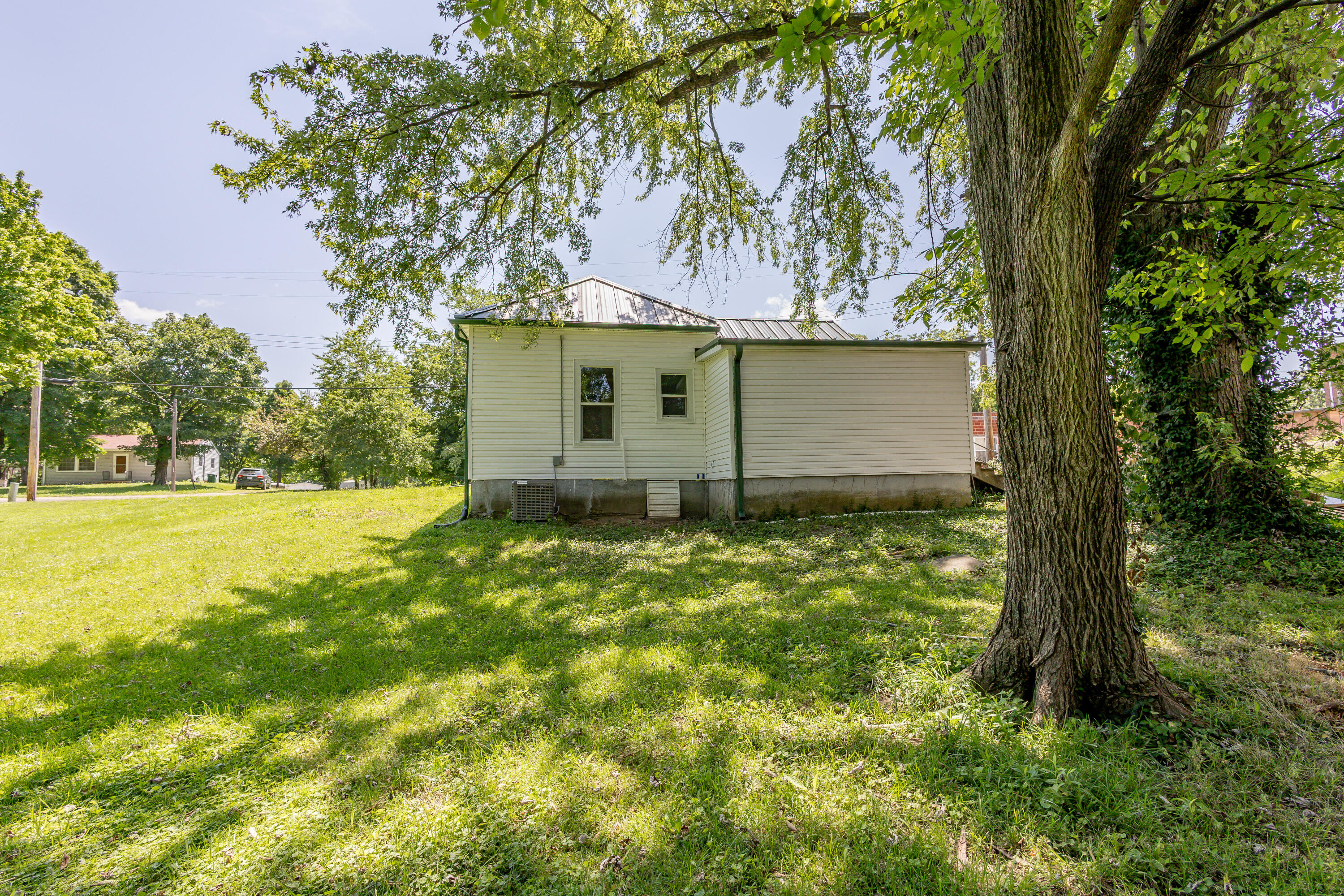 109 N Mill St Property Photo 3