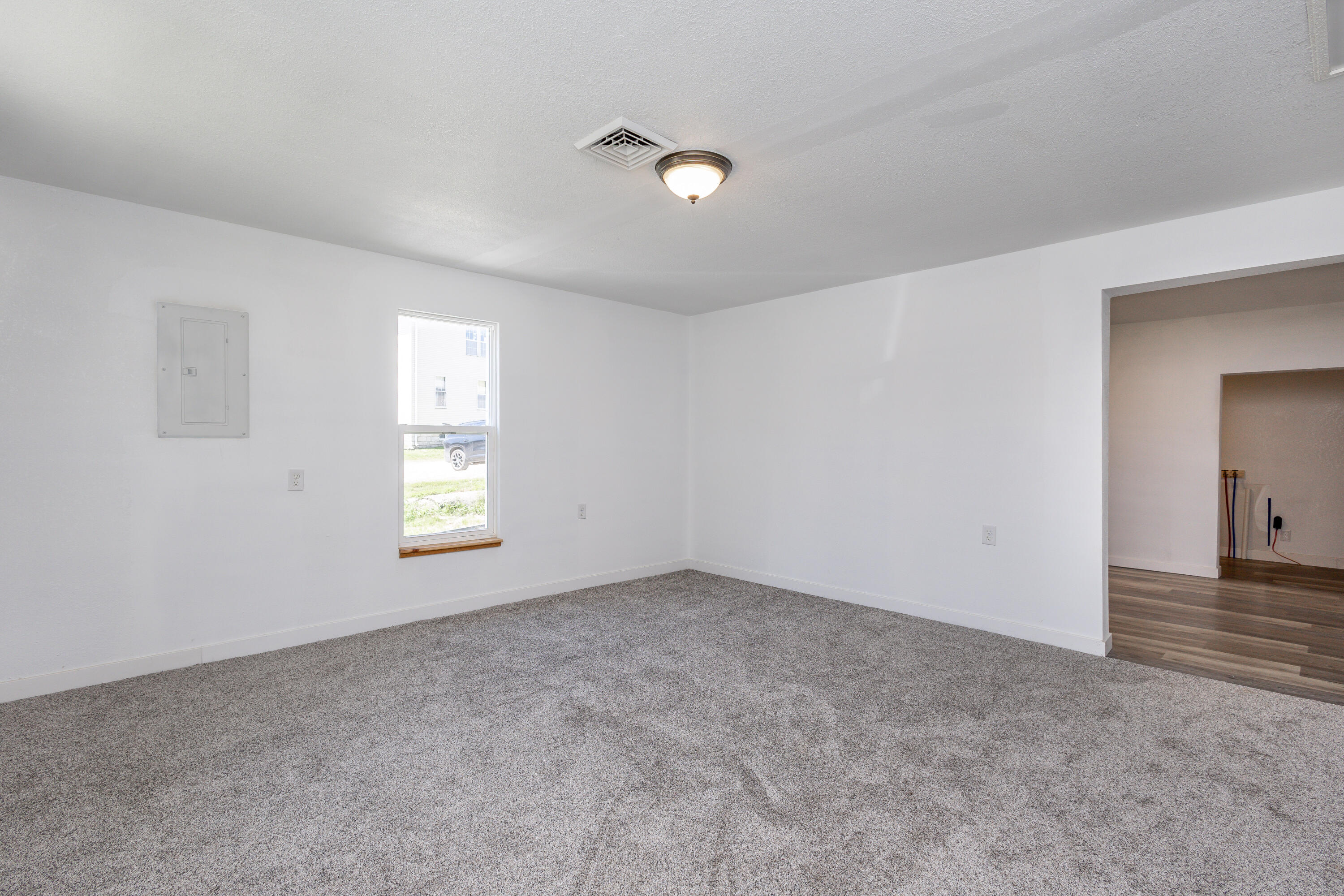 109 N Mill St Property Photo 7