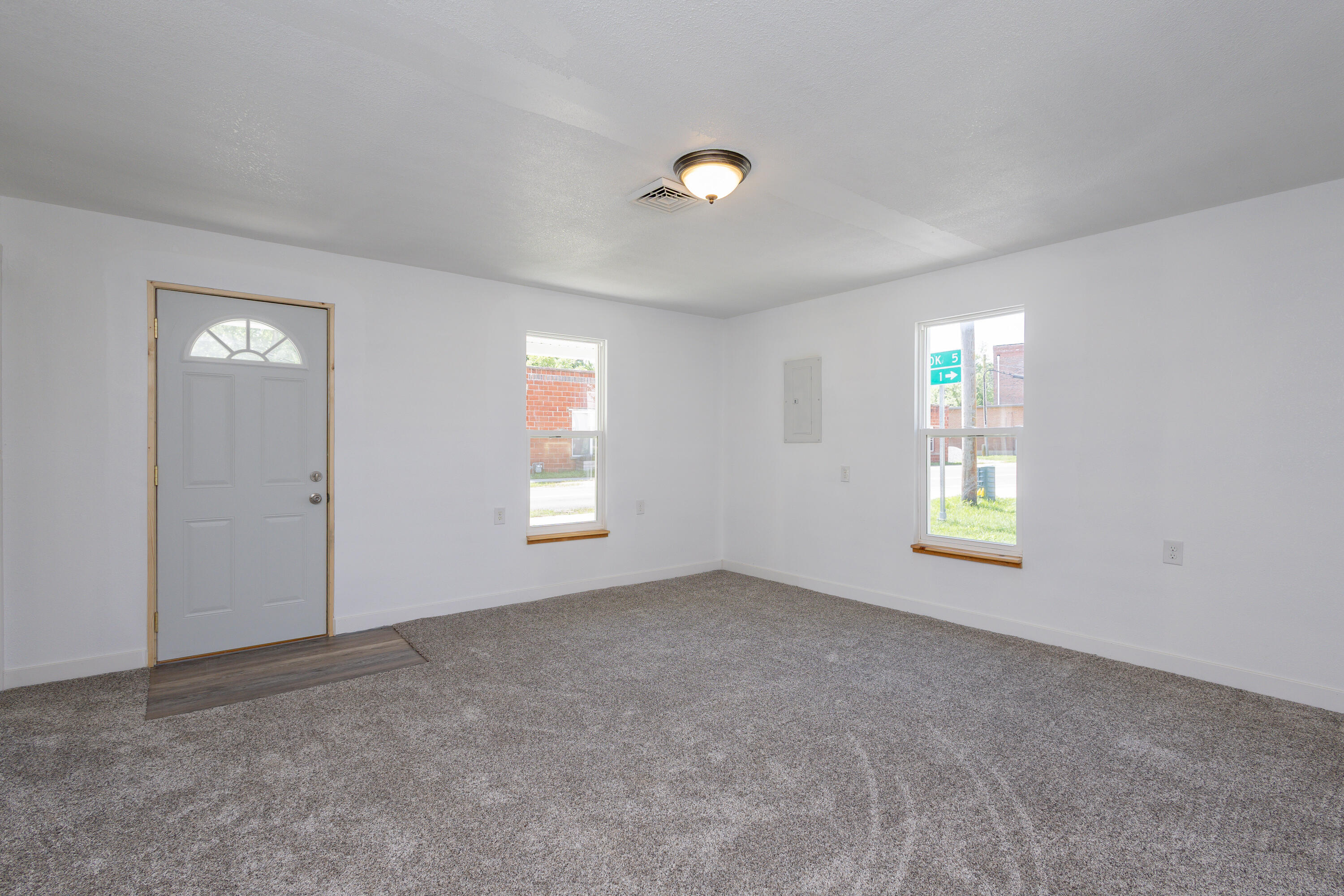 109 N Mill St Property Photo 8
