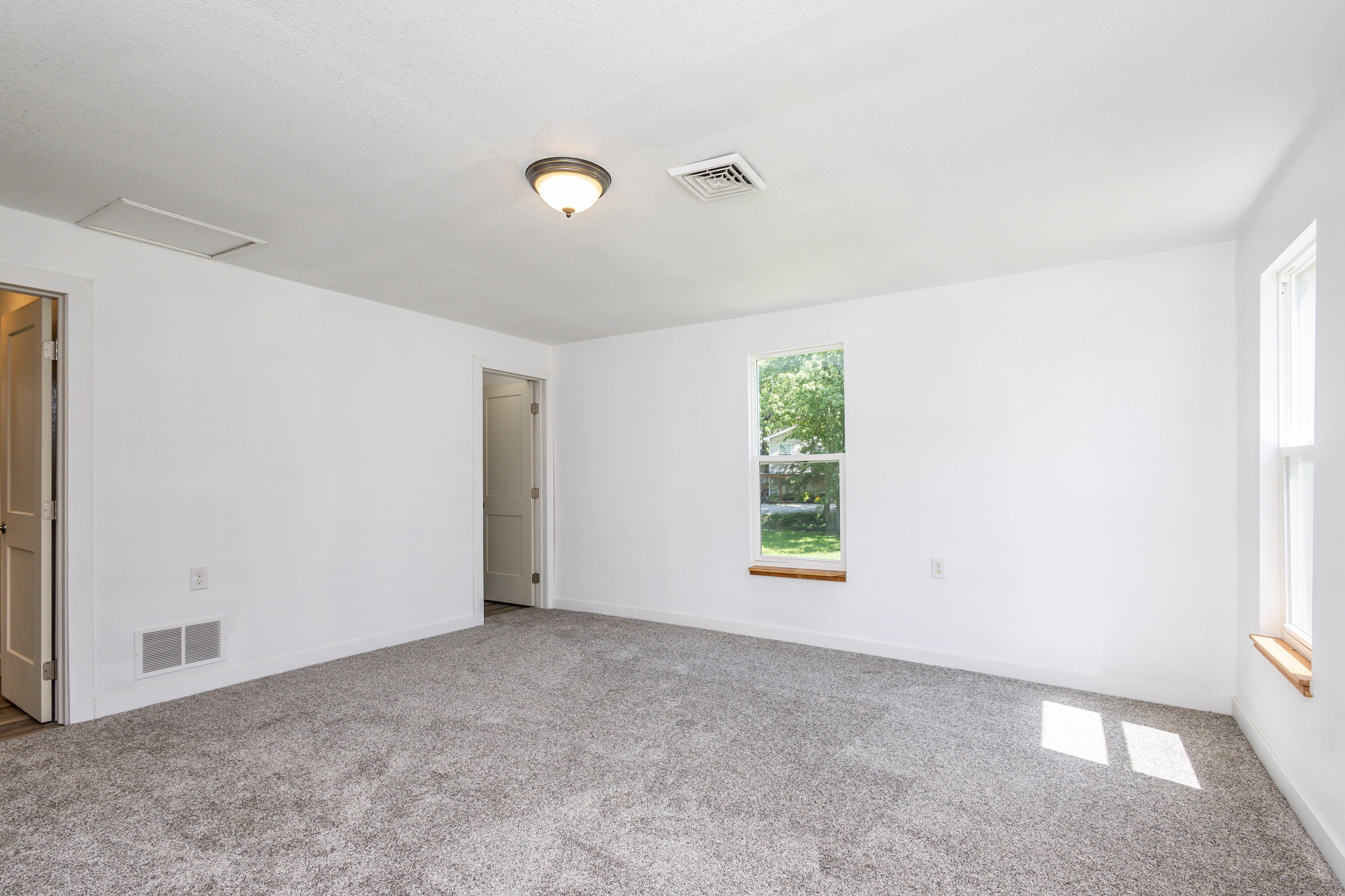 109 N Mill St Property Photo 18