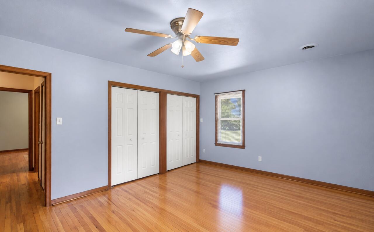 1 Oak Ln Property Photo 16