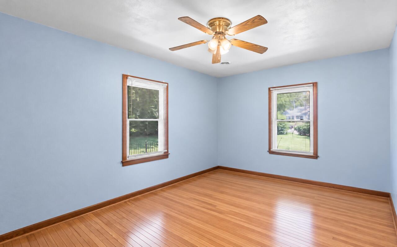 1 Oak Ln Property Photo 17