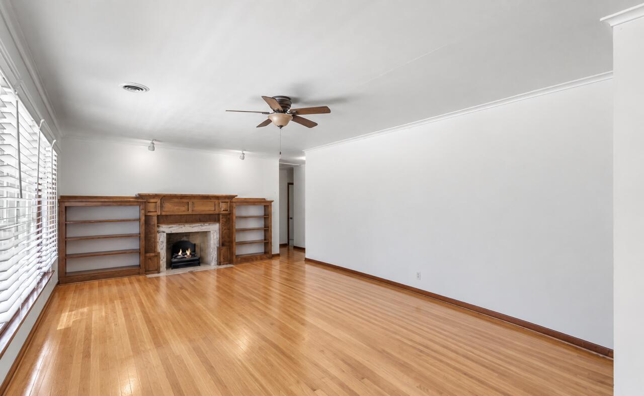 1 Oak Ln Property Photo 25