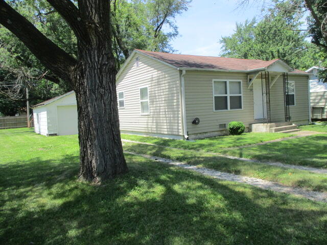 137 S Denton St Property Photo 1