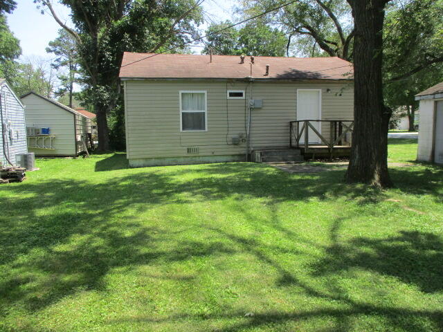 137 S Denton St Property Photo 3