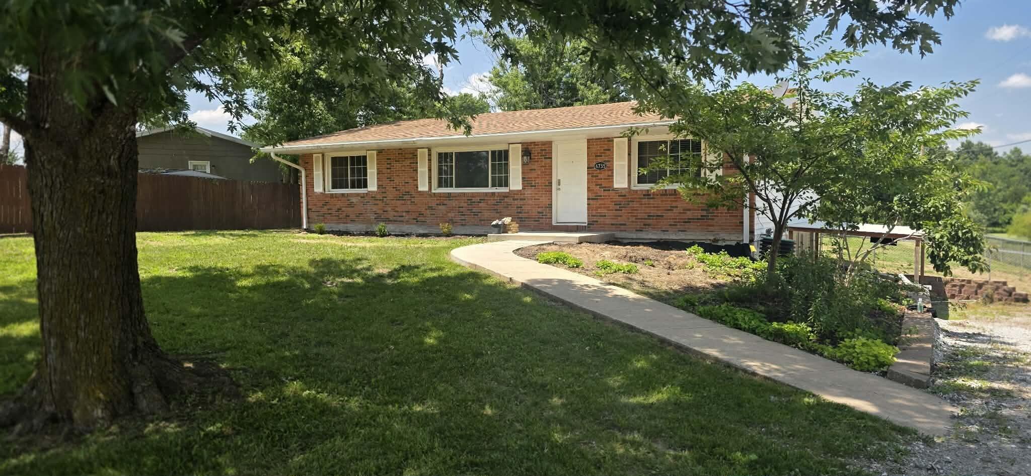 6735 N Nelson Dr Property Photo 2