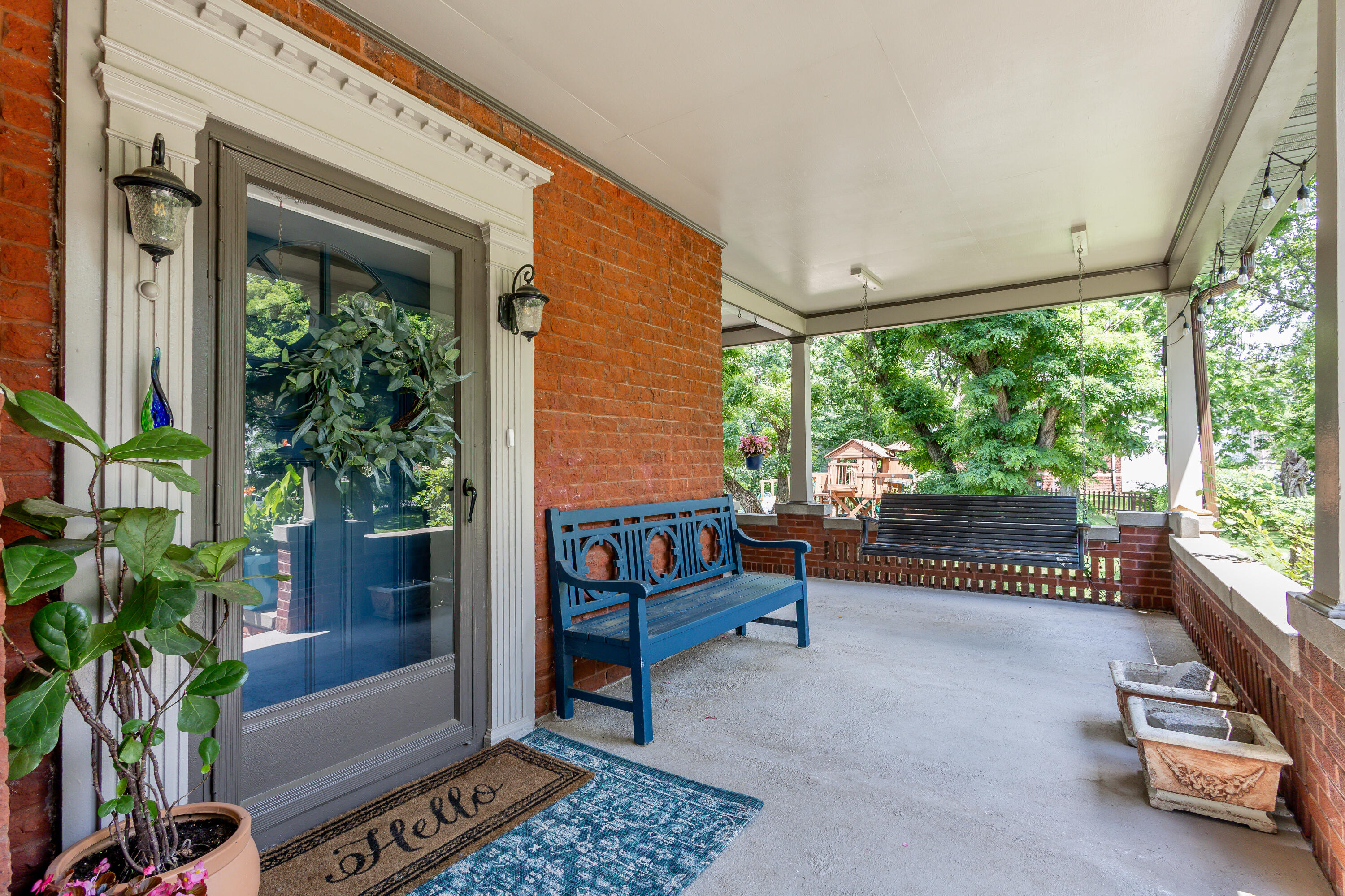 709 Gilman St Property Photo 7