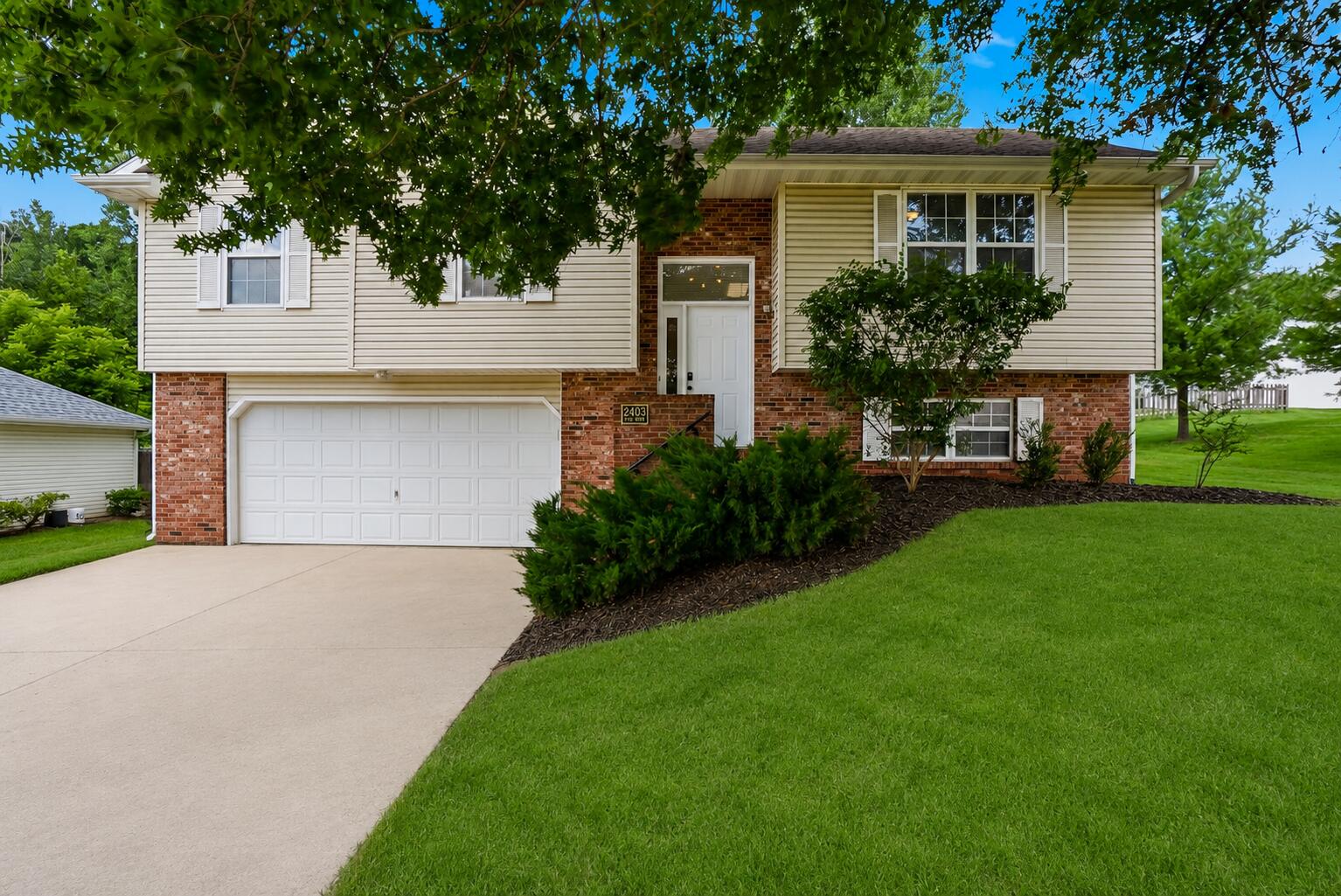2403 UMC DR