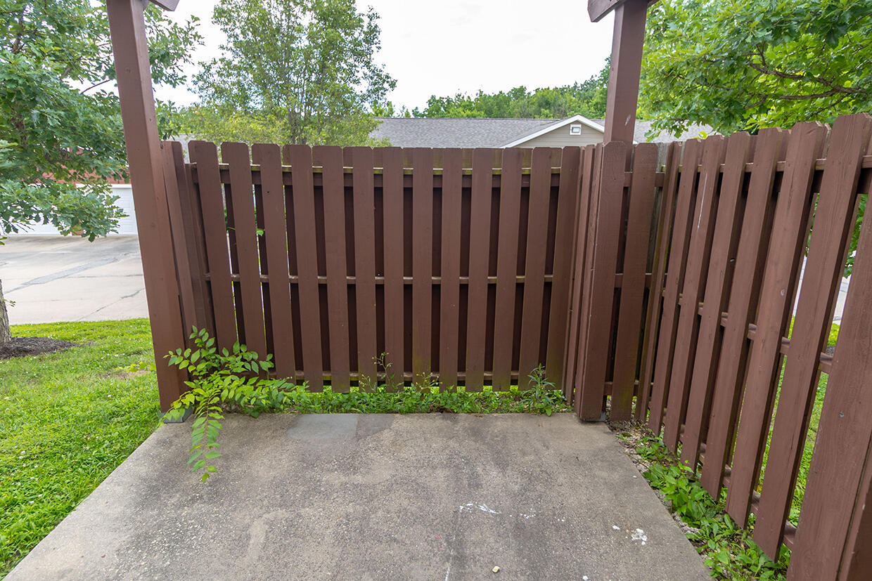 3306 E Saint Charles Rd Property Photo 28