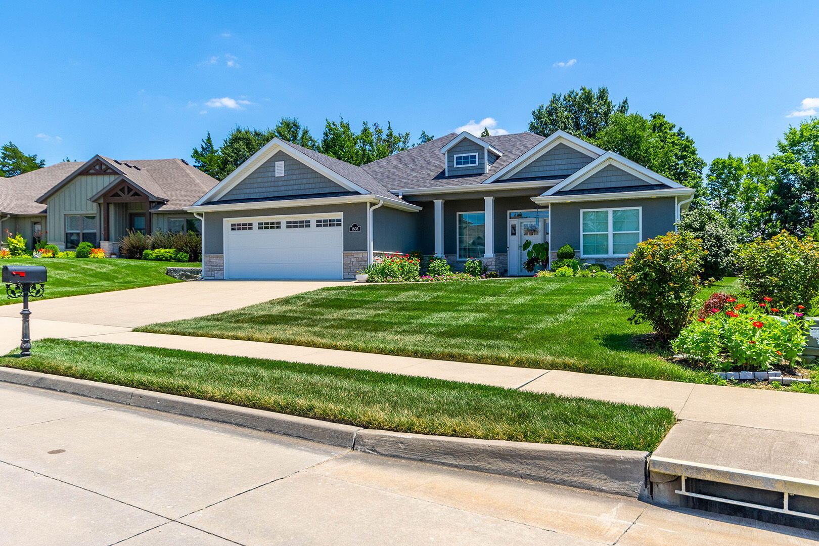 1608 Spring Mountain Dr Property Photo 4