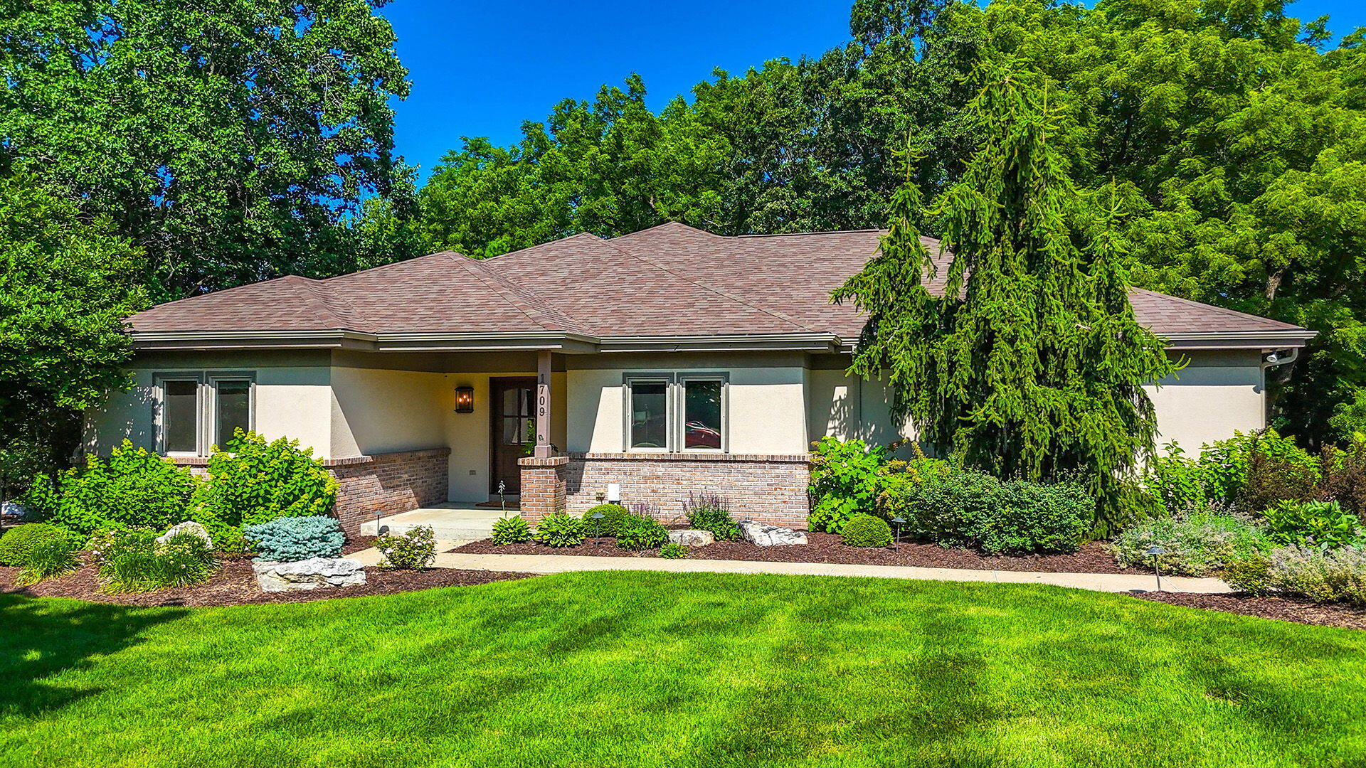 1709 Glenbrook Ct Property Photo 1
