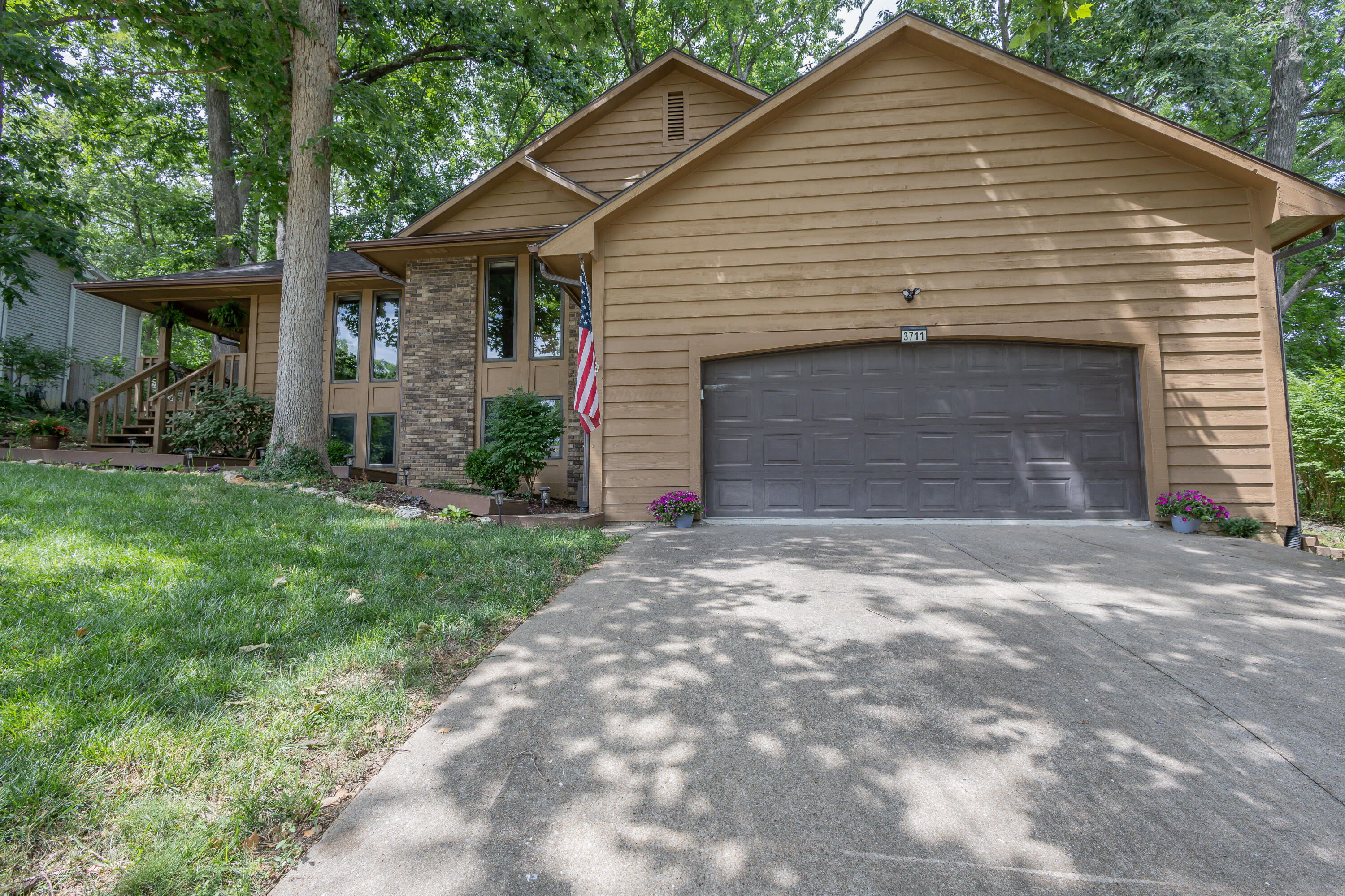 3711 Lansing Ave Property Photo 3