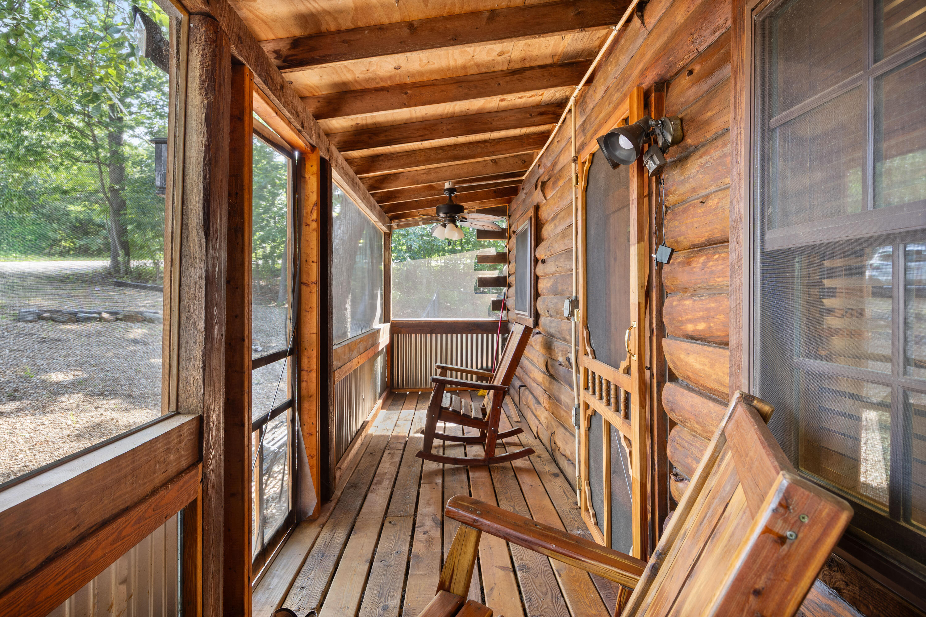 1886 Bittersweet Rd Property Photo 4