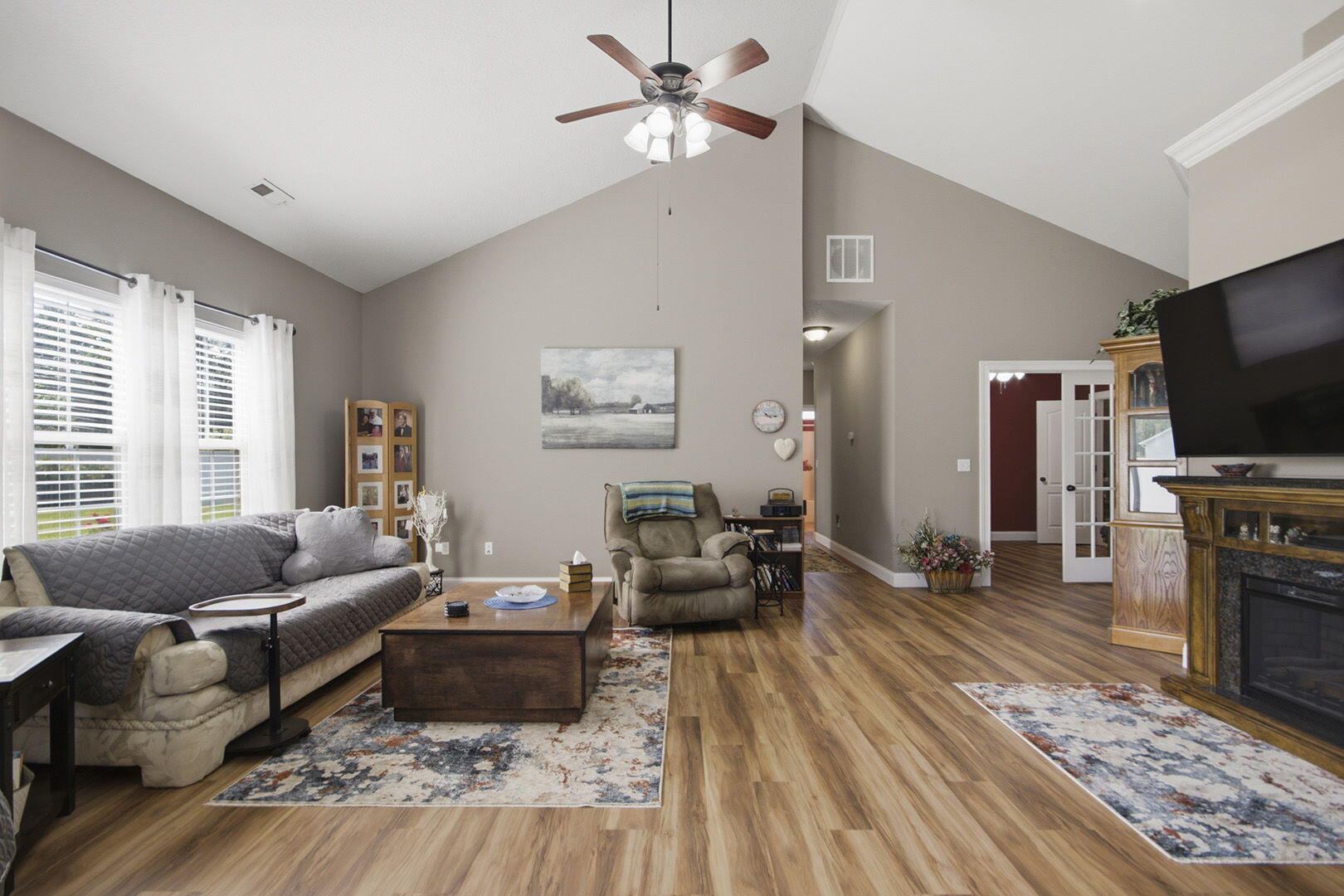 7012 Greenwood Hills Property Photo 11