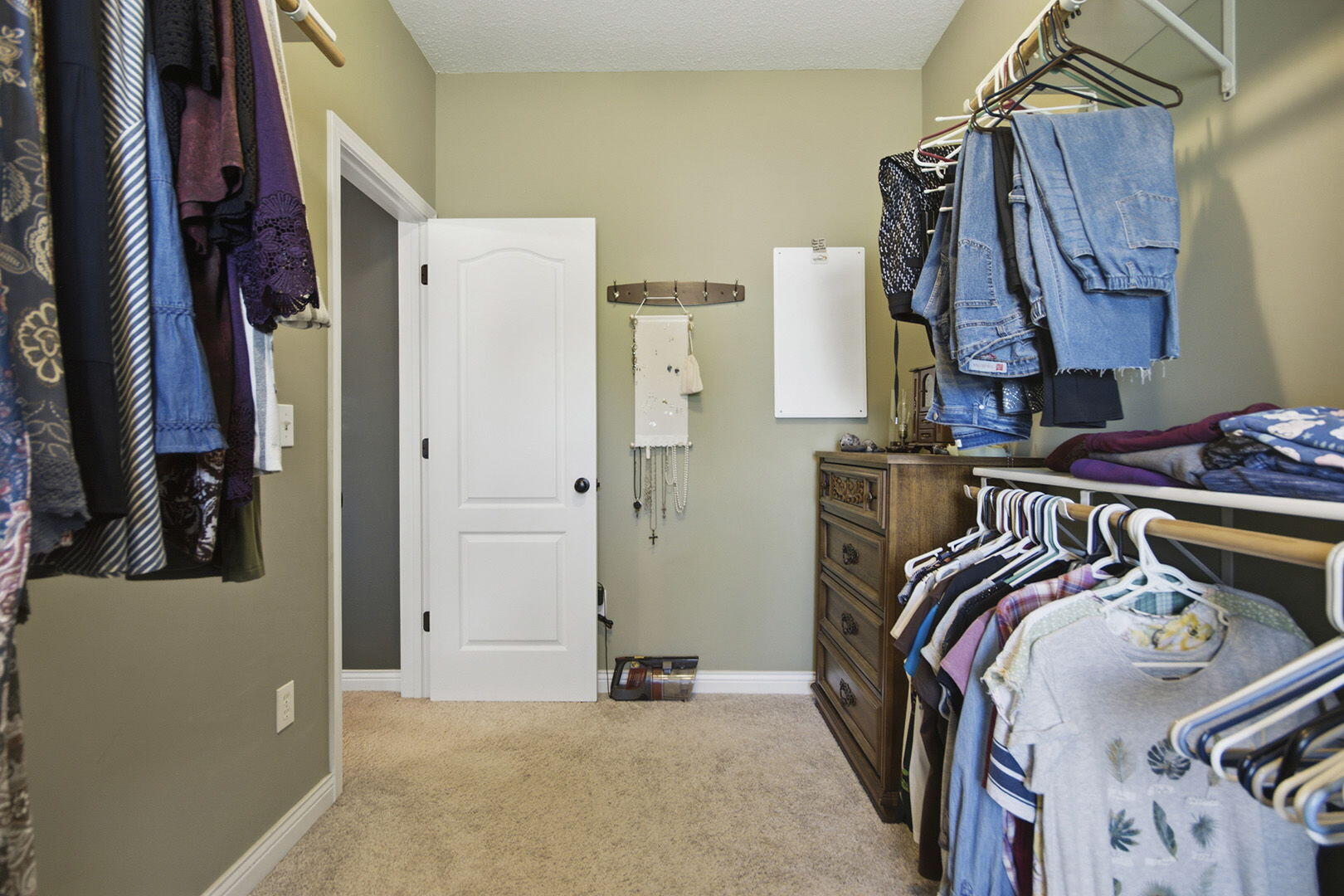 7012 Greenwood Hills Property Photo 28