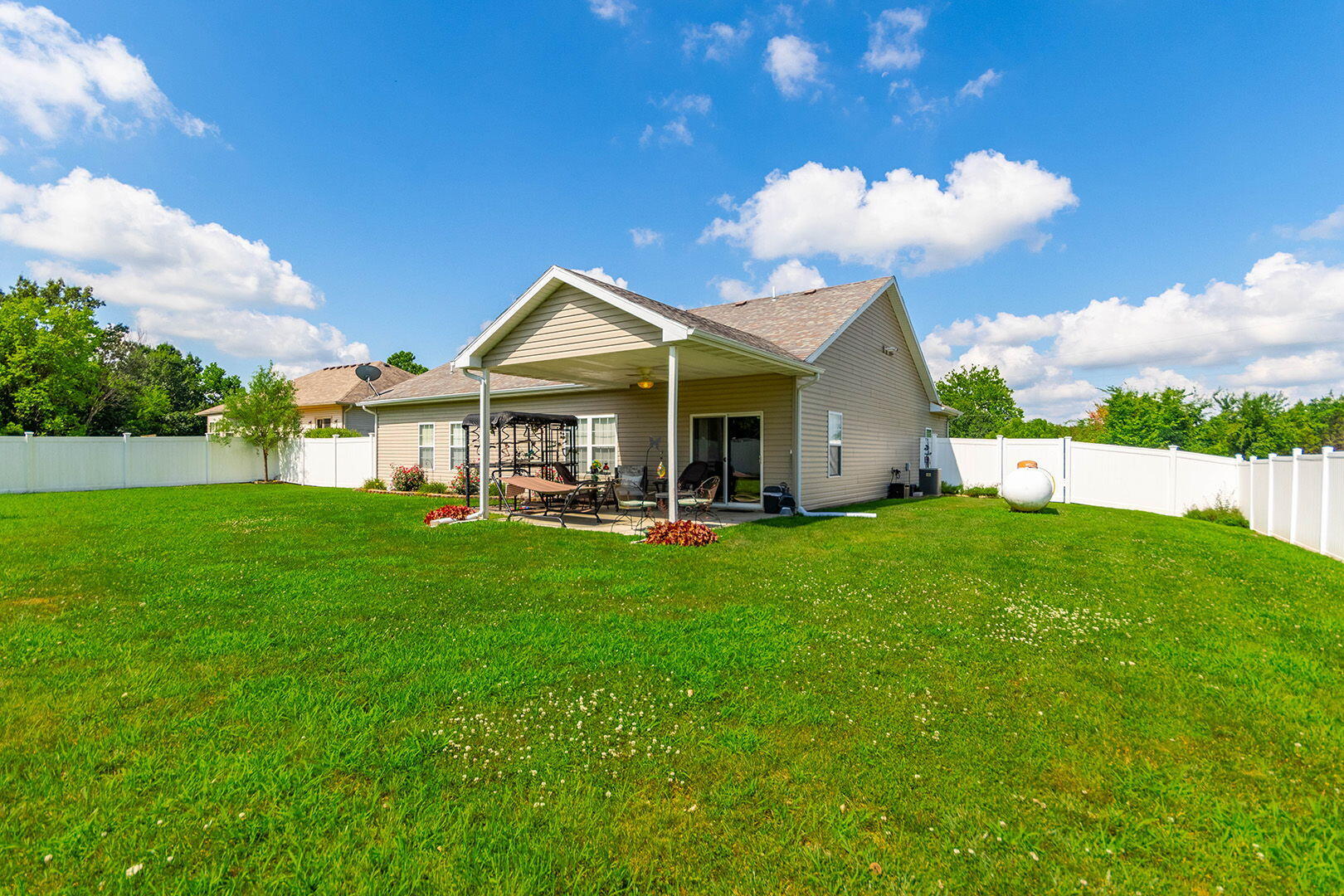 7012 Greenwood Hills Property Photo 43