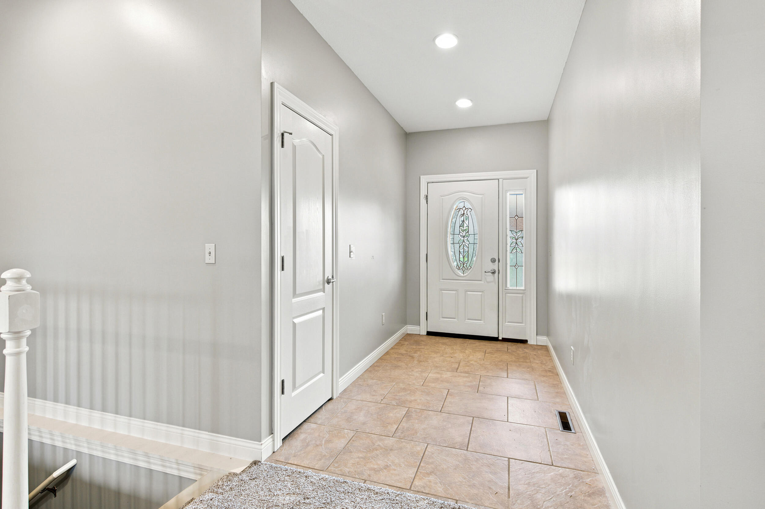 16934 Farris Cir Property Photo 4