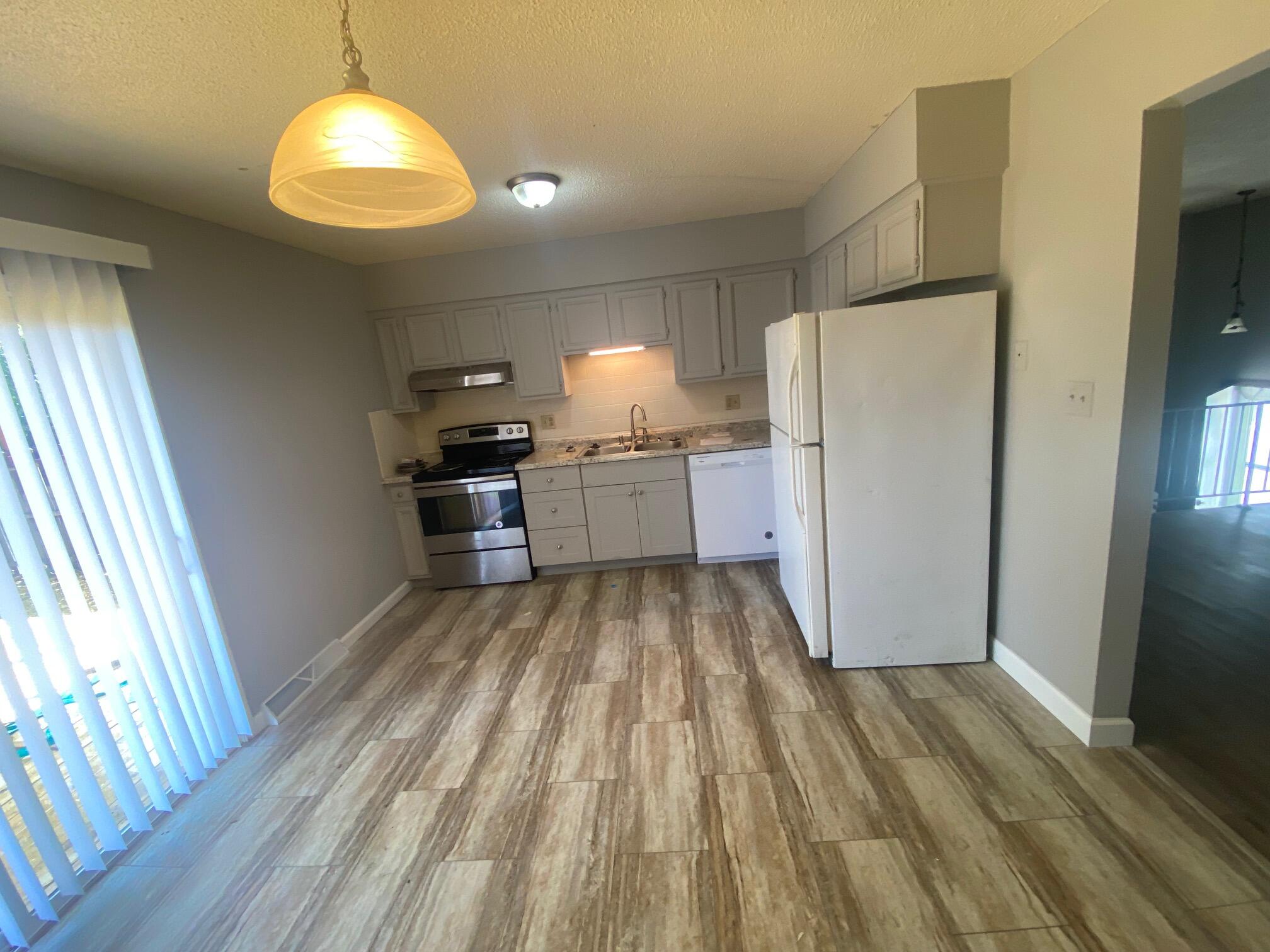 1300 S Roseta Ave Property Photo 1