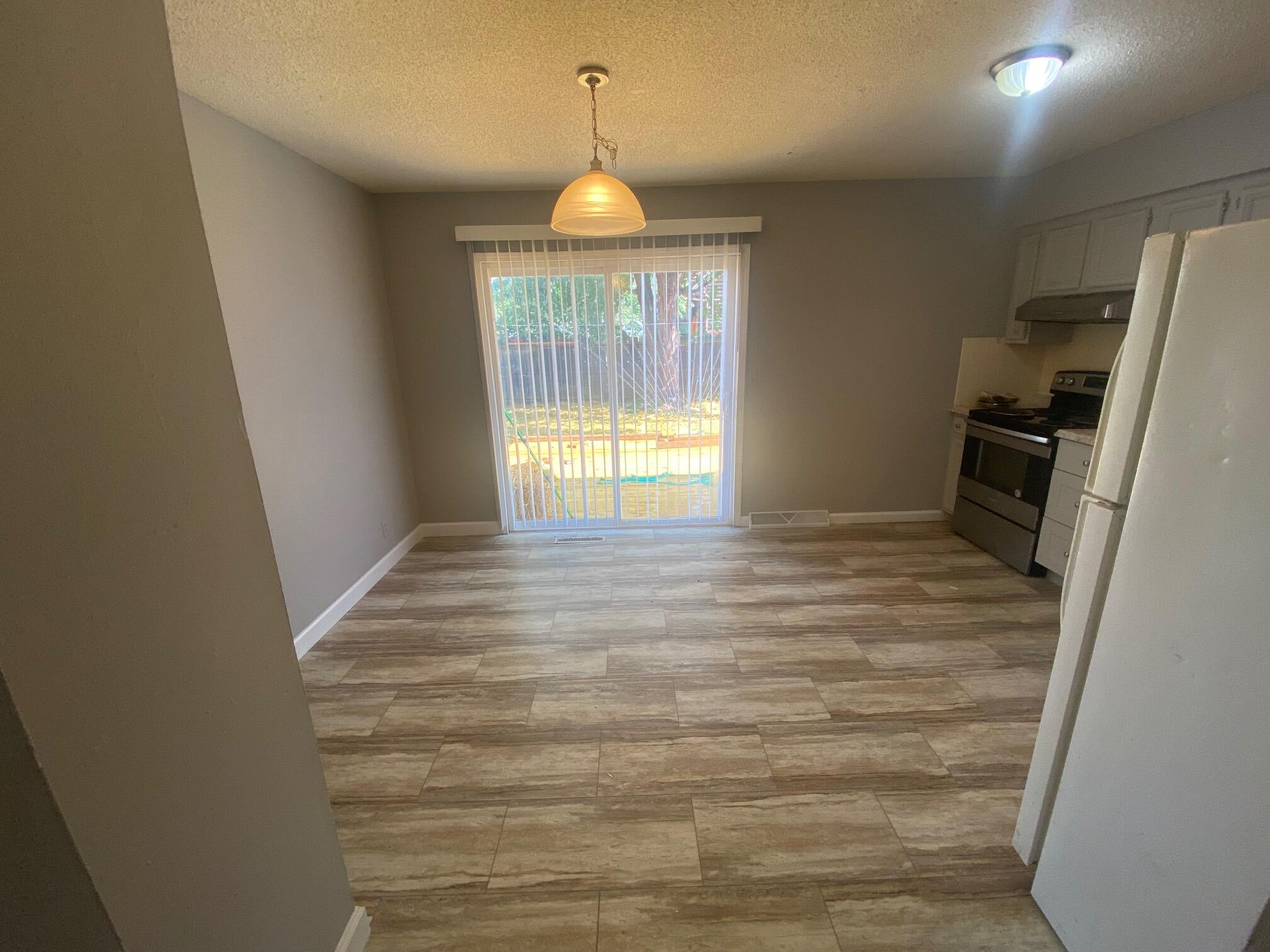 1300 S Roseta Ave Property Photo 2