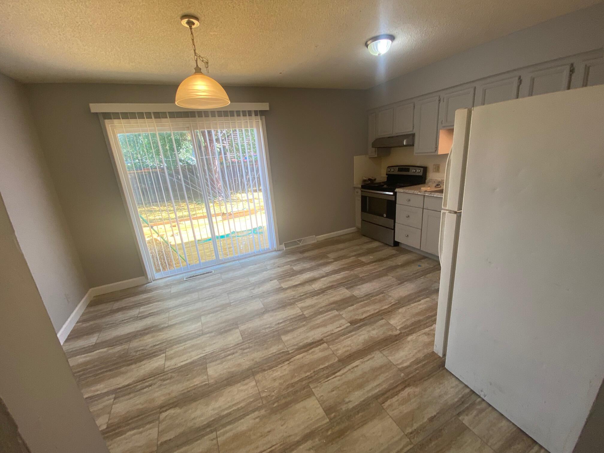 1300 S Roseta Ave Property Photo 3