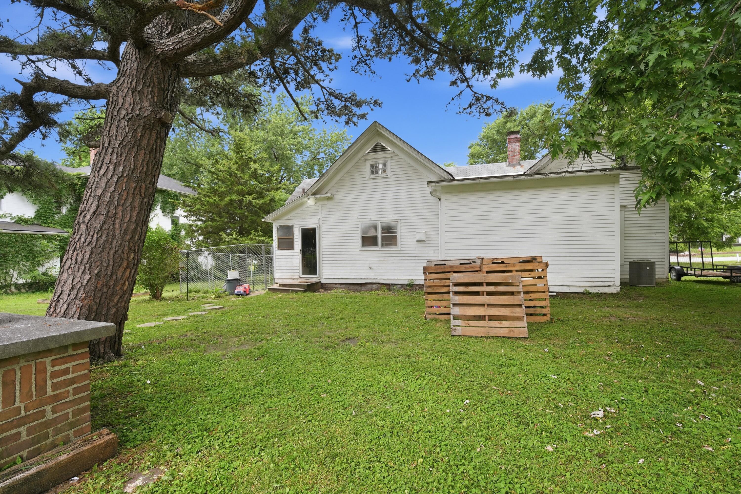 902 N Jefferson St Property Photo 10