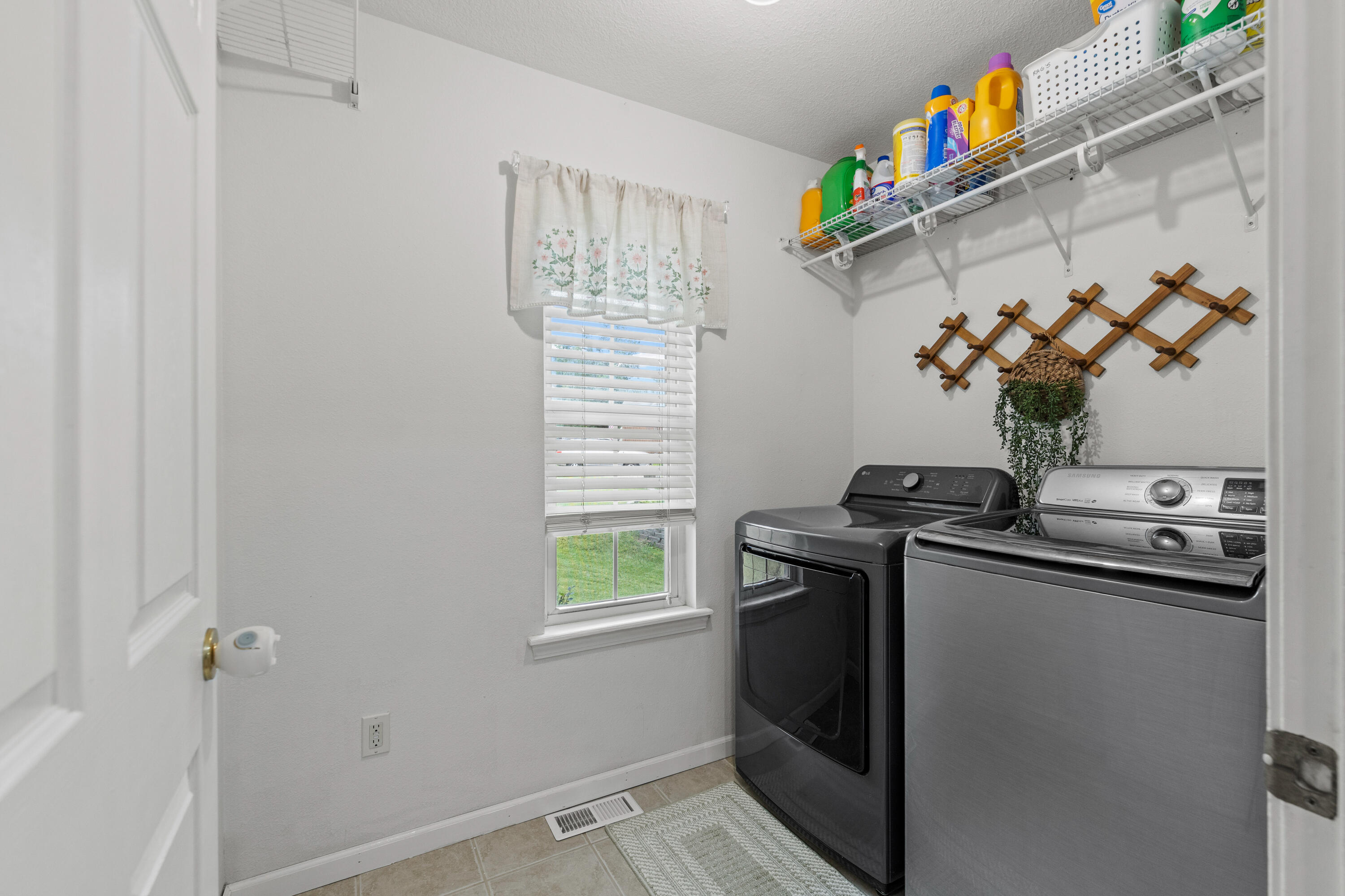 2911 Shingo Ct Property Photo 20