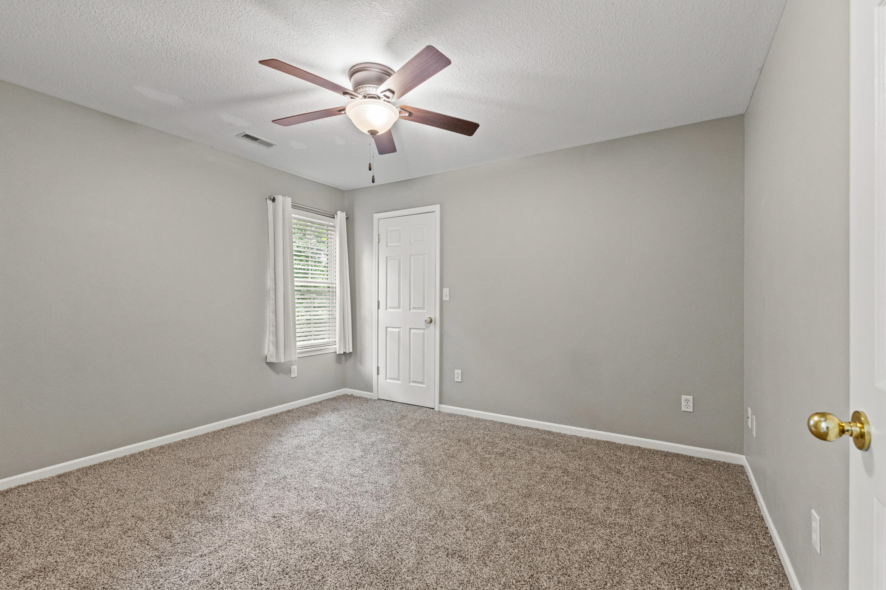 2911 Shingo Ct Property Photo 28
