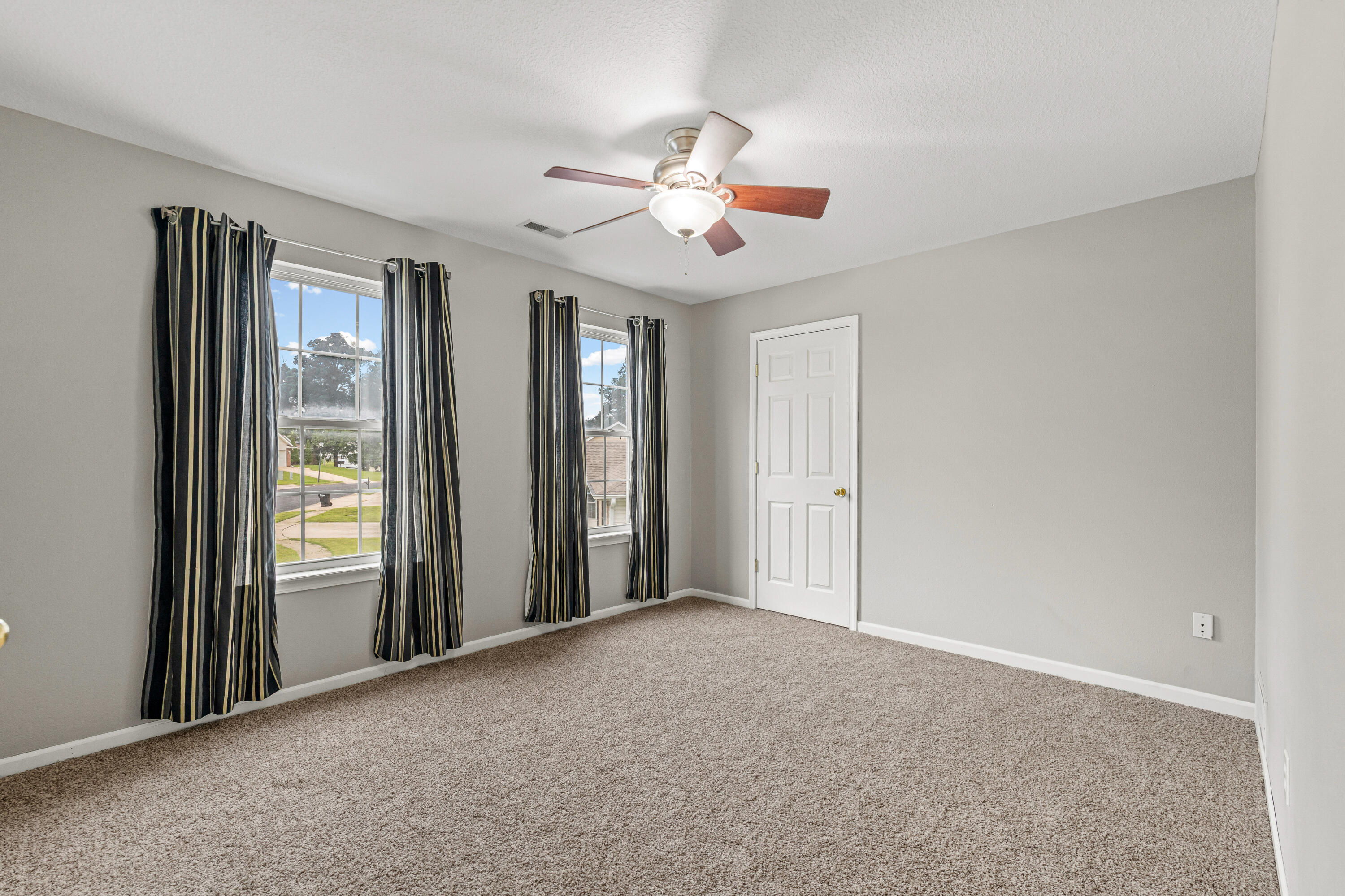 2911 Shingo Ct Property Photo 30