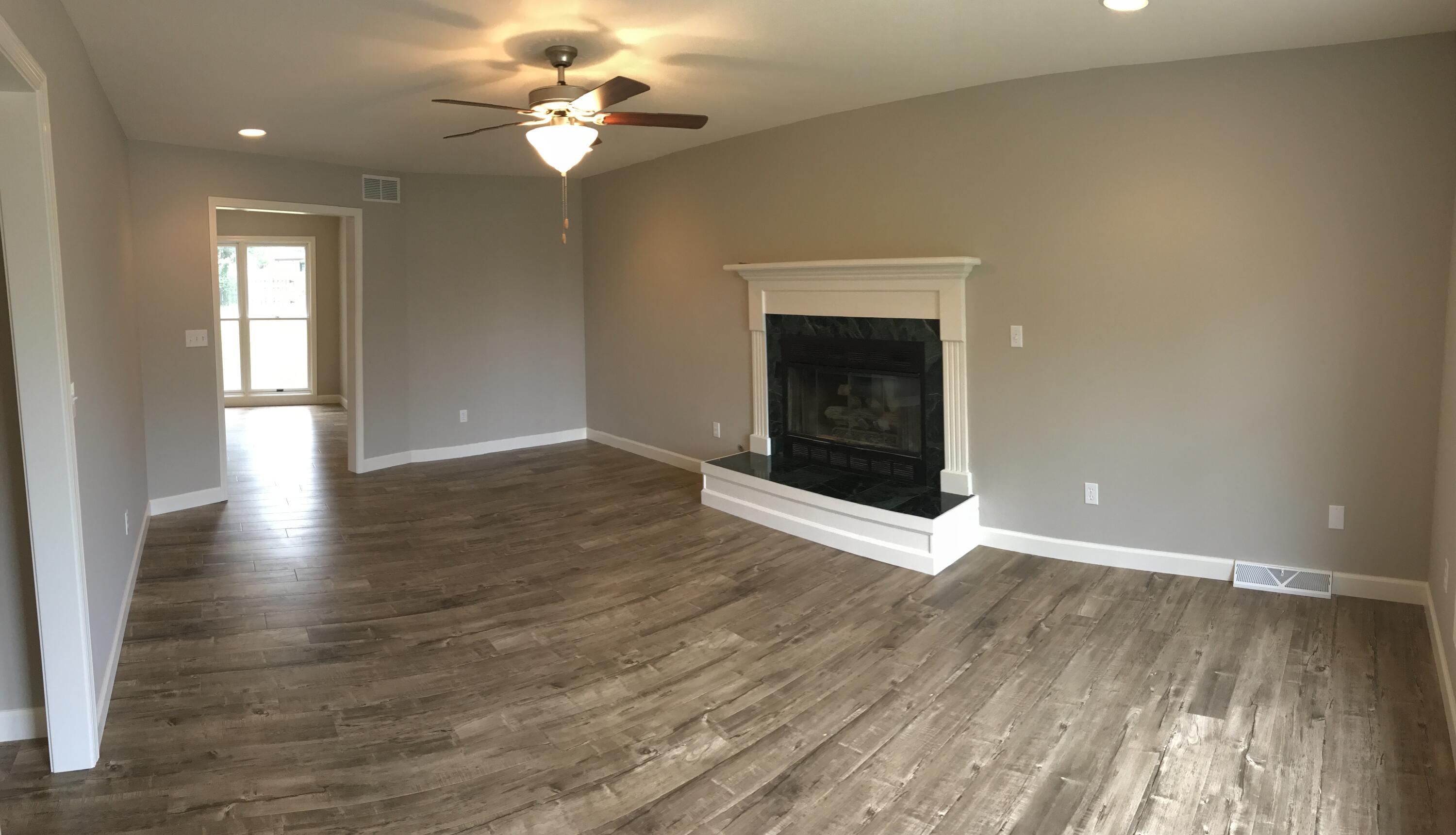 4518 E Bridgewood Dr Property Photo 3