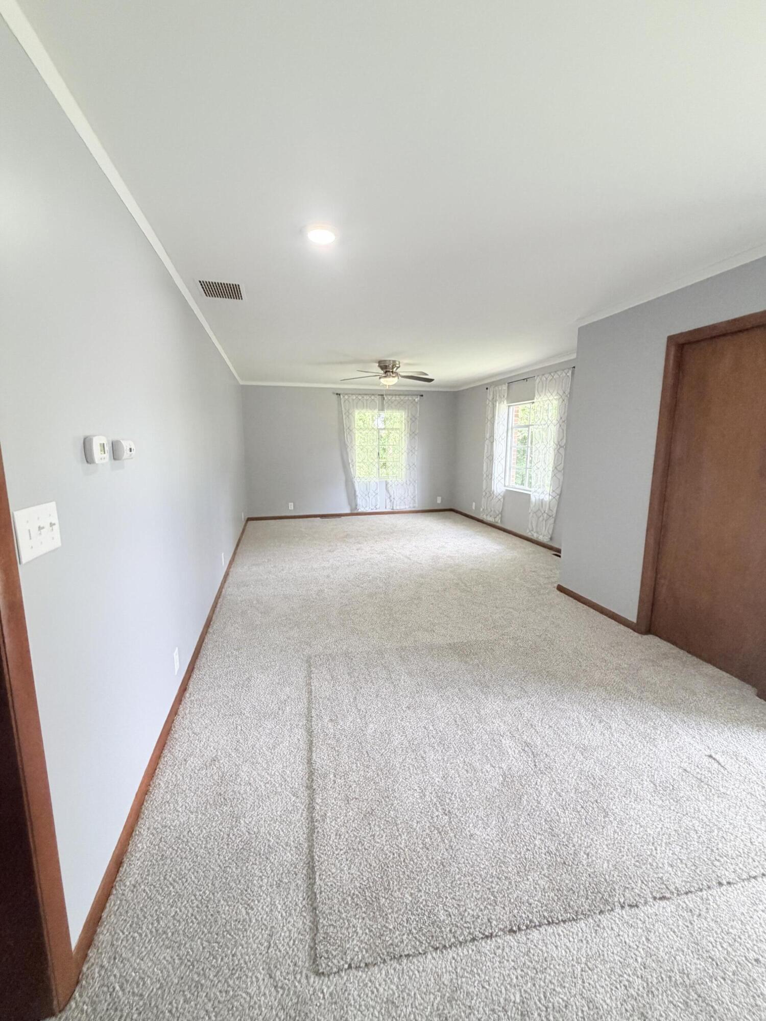 415 W Maple St Property Photo 9
