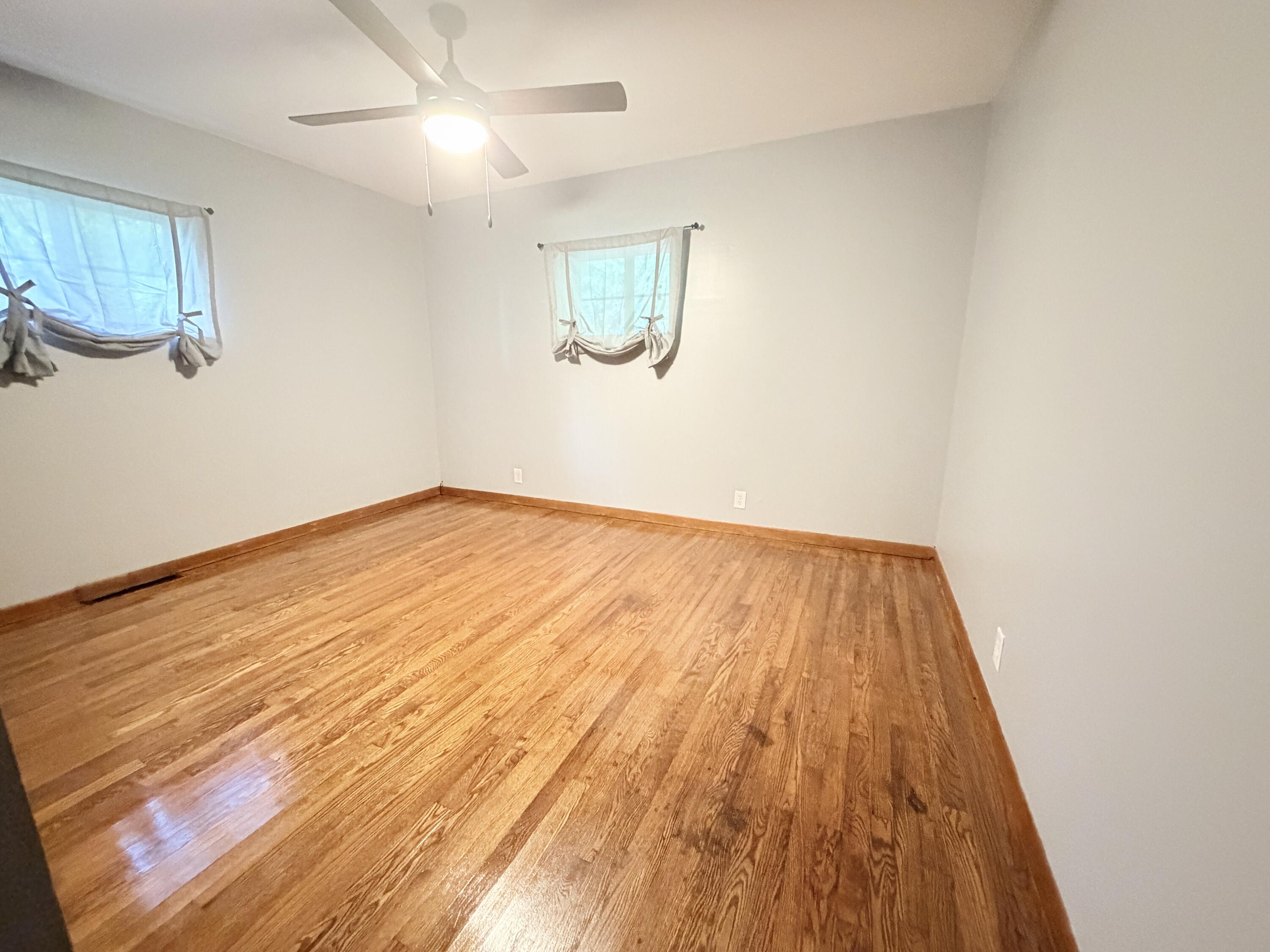 415 W Maple St Property Photo 16